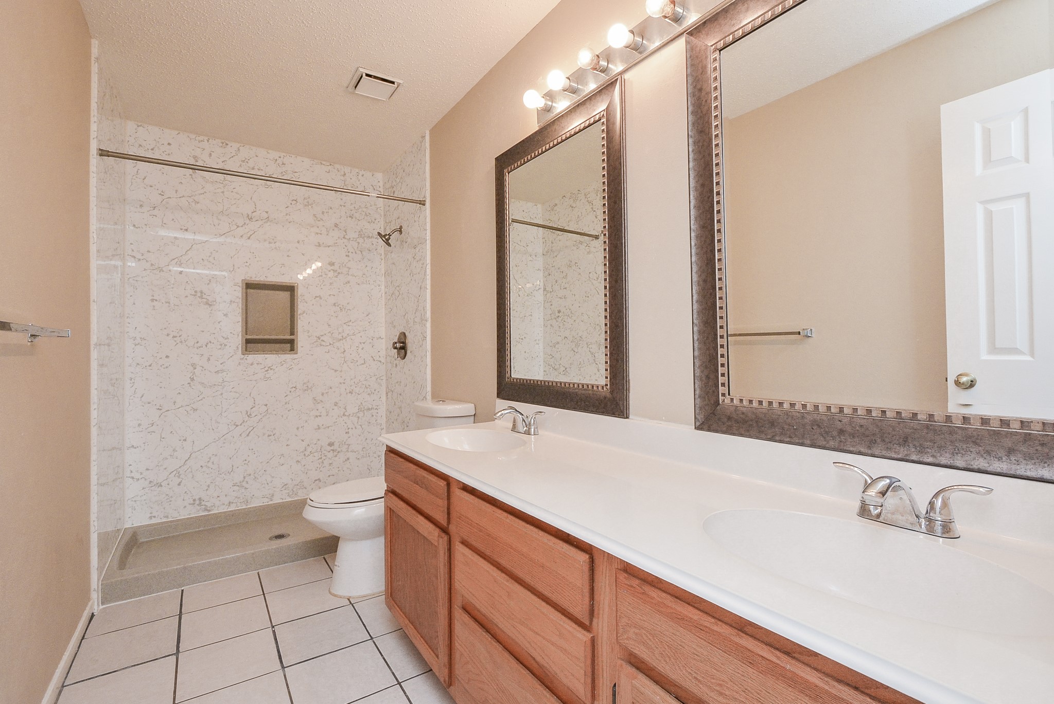 10 Ridgecross Place Property Photo 28