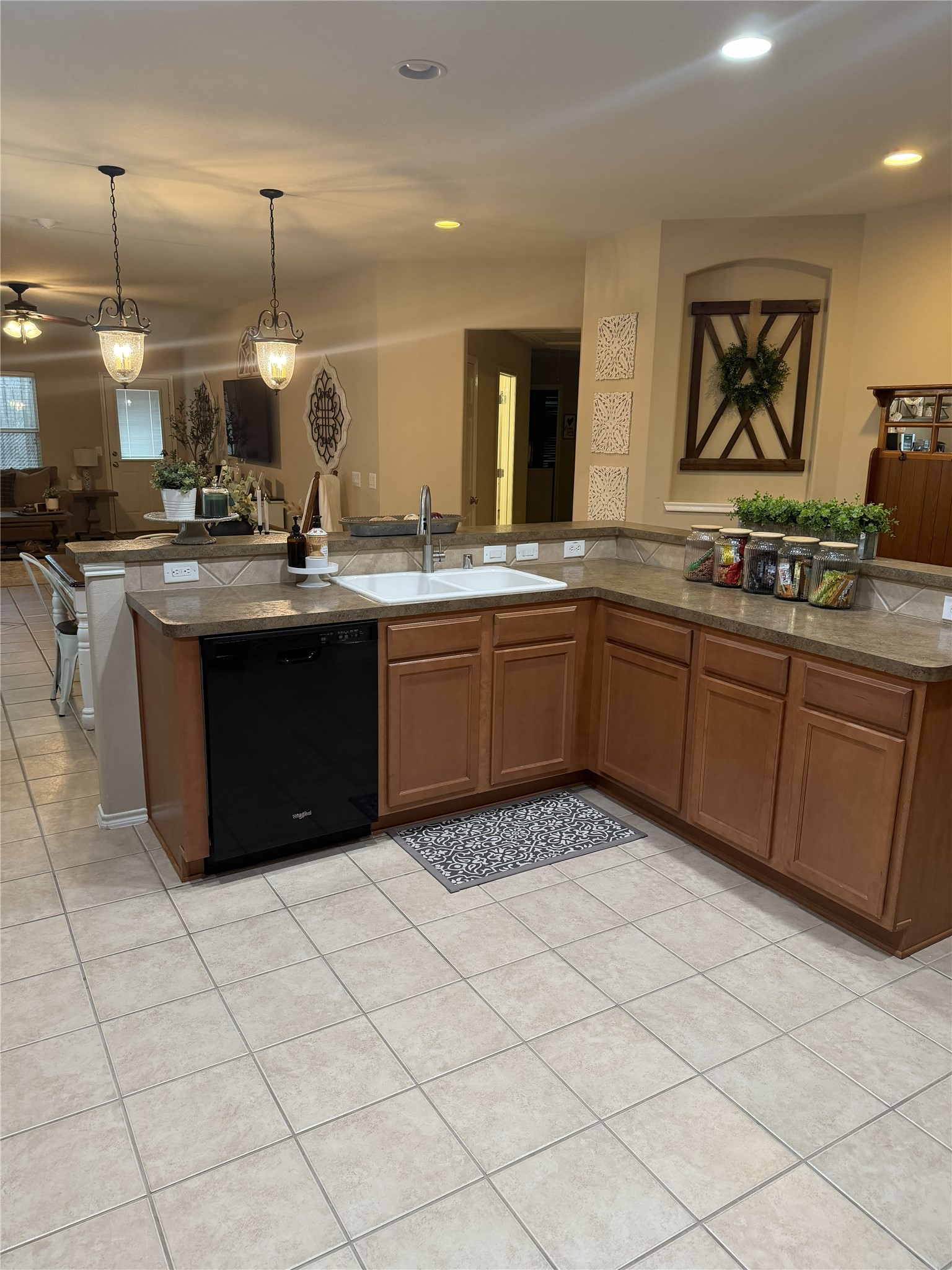 4714 Woodspring Glen Lane Property Photo 6