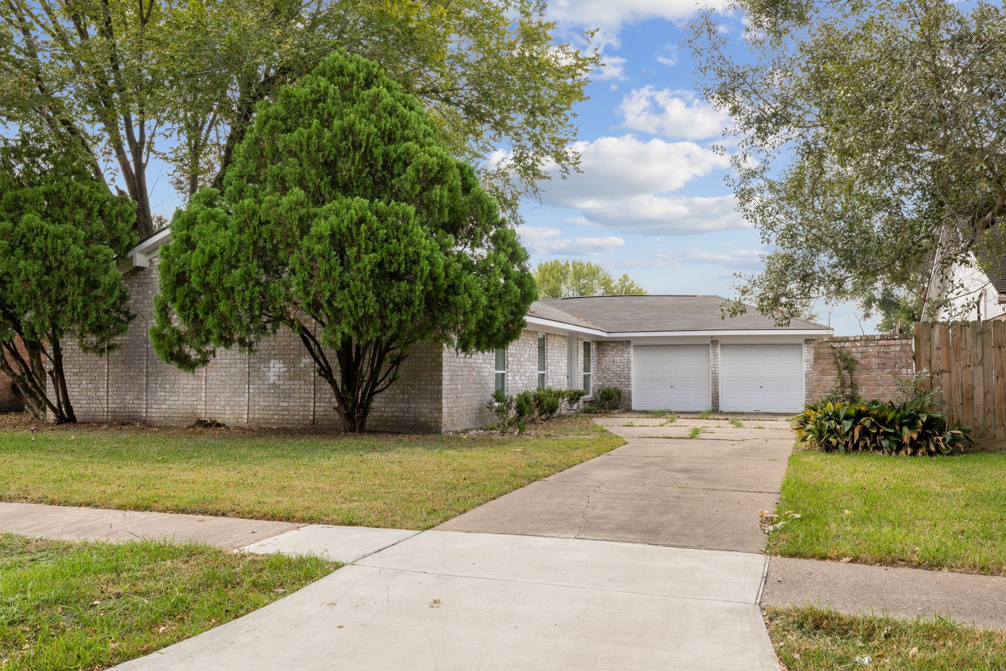 9423 Kristin Drive Property Photo 1