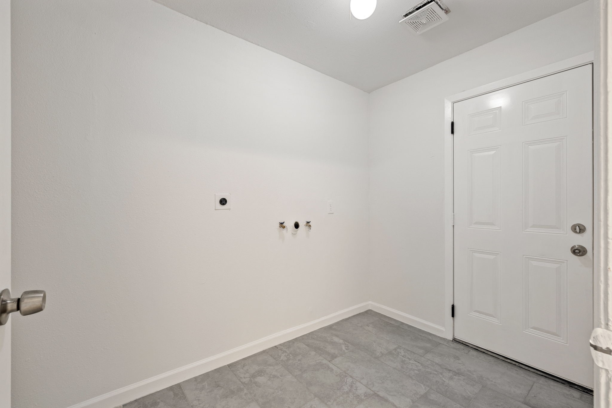 9423 Kristin Drive Property Photo 6