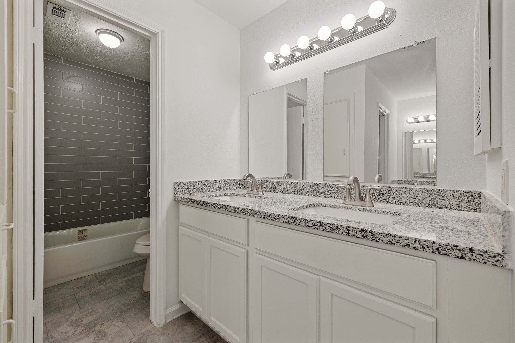 9423 Kristin Drive Property Photo 14