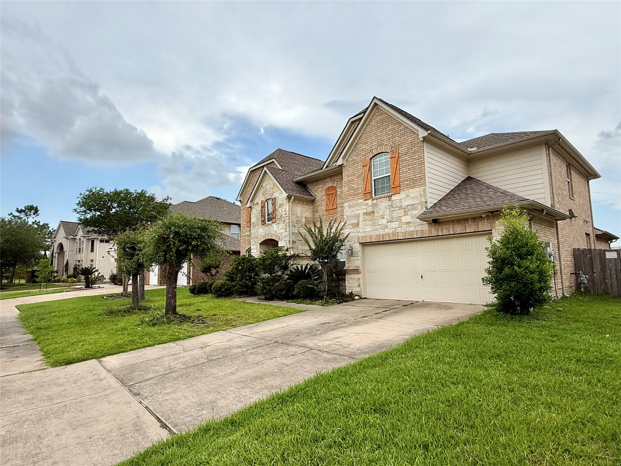 12503 Peppercreek Ln Property Photo 3