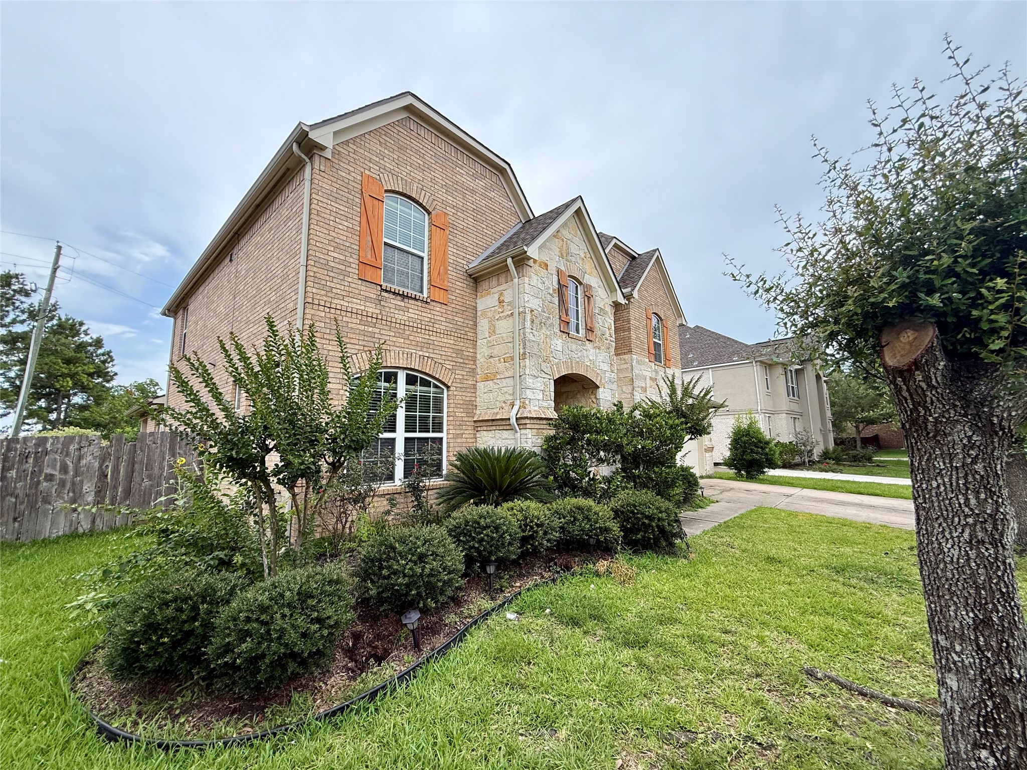 12503 Peppercreek Ln Property Photo 4