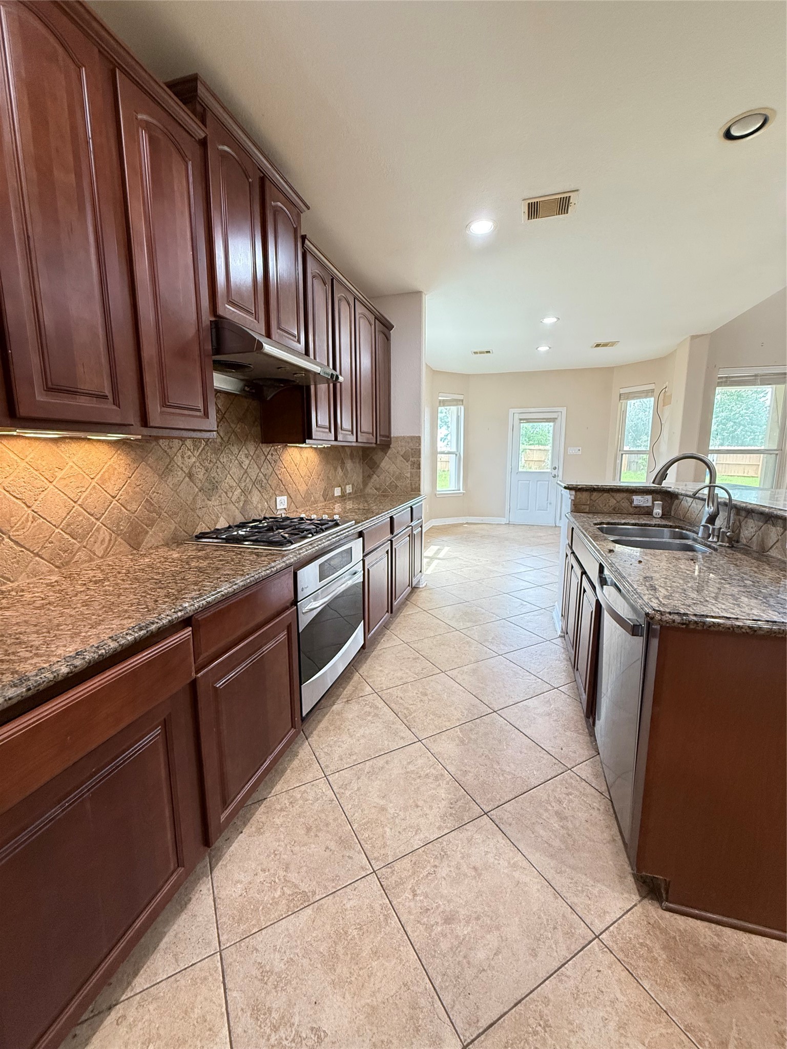 12503 Peppercreek Ln Property Photo 23