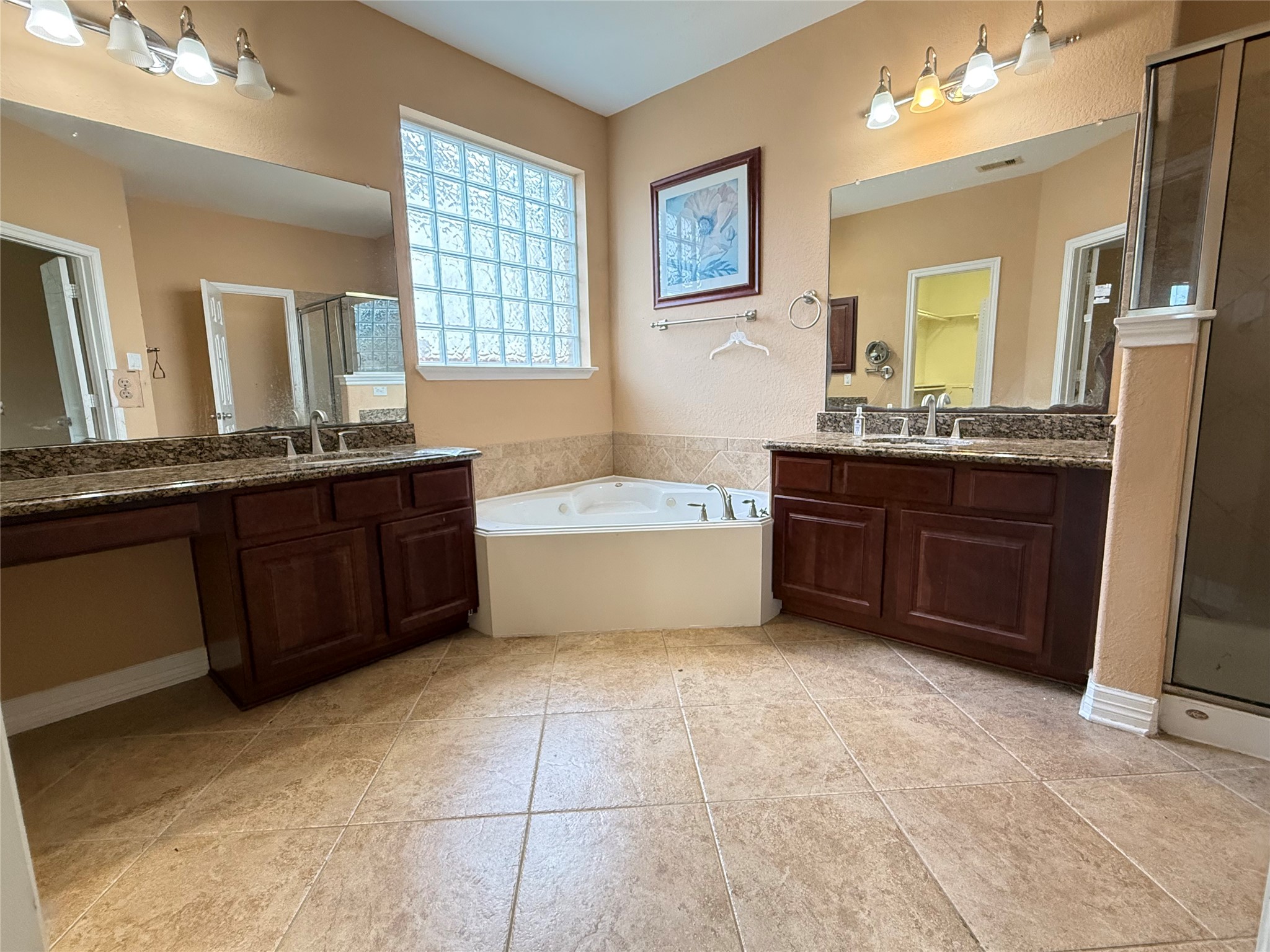 12503 Peppercreek Ln Property Photo 32