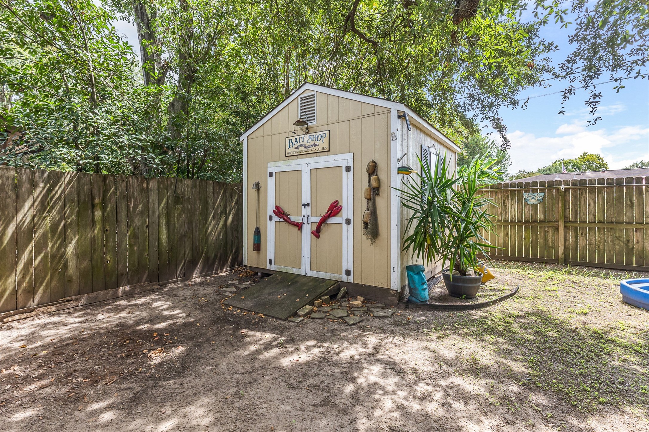 1527 17th Avenue N Property Photo 33
