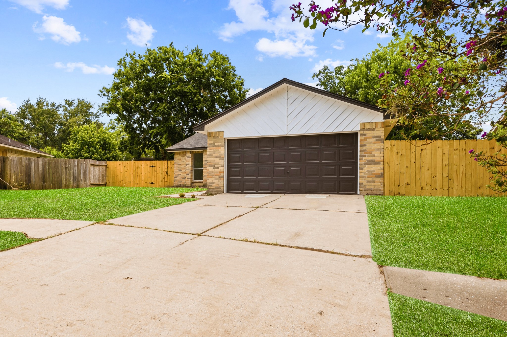 7310 Londres Drive Property Photo 1