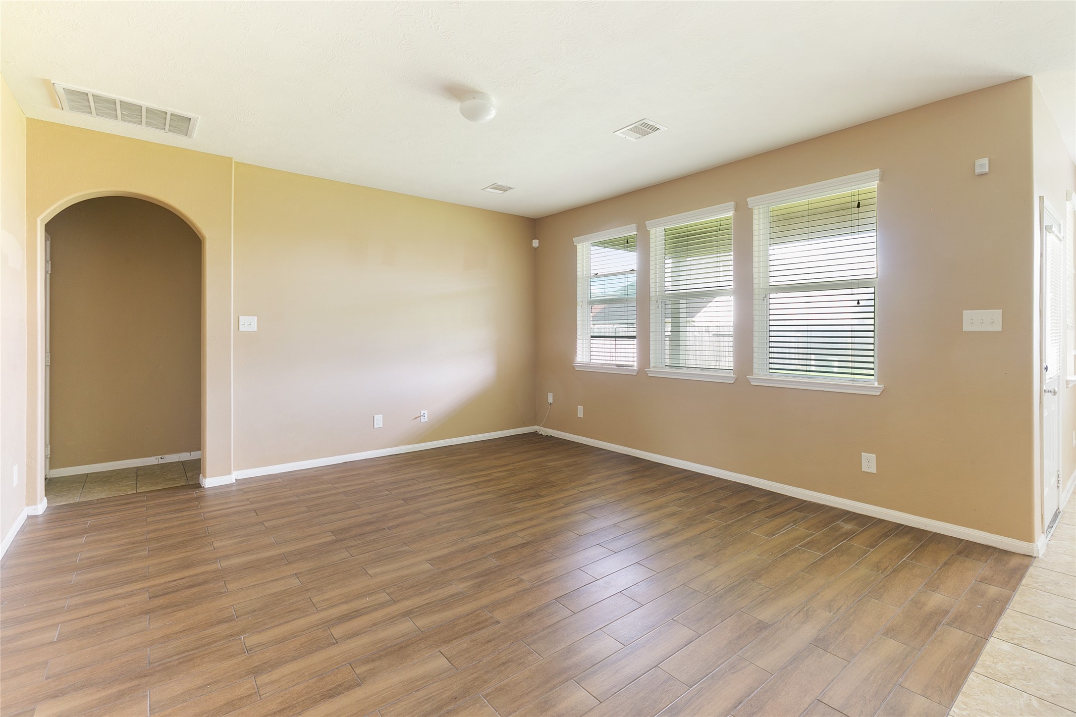 20323 Mathis Landing Drive Property Photo 3