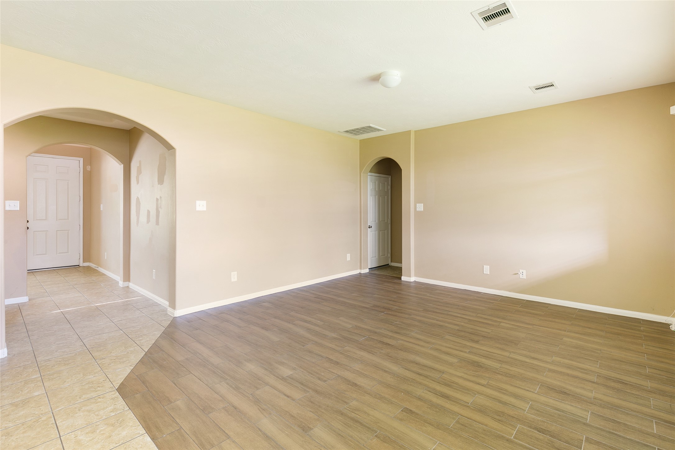20323 Mathis Landing Drive Property Photo 5