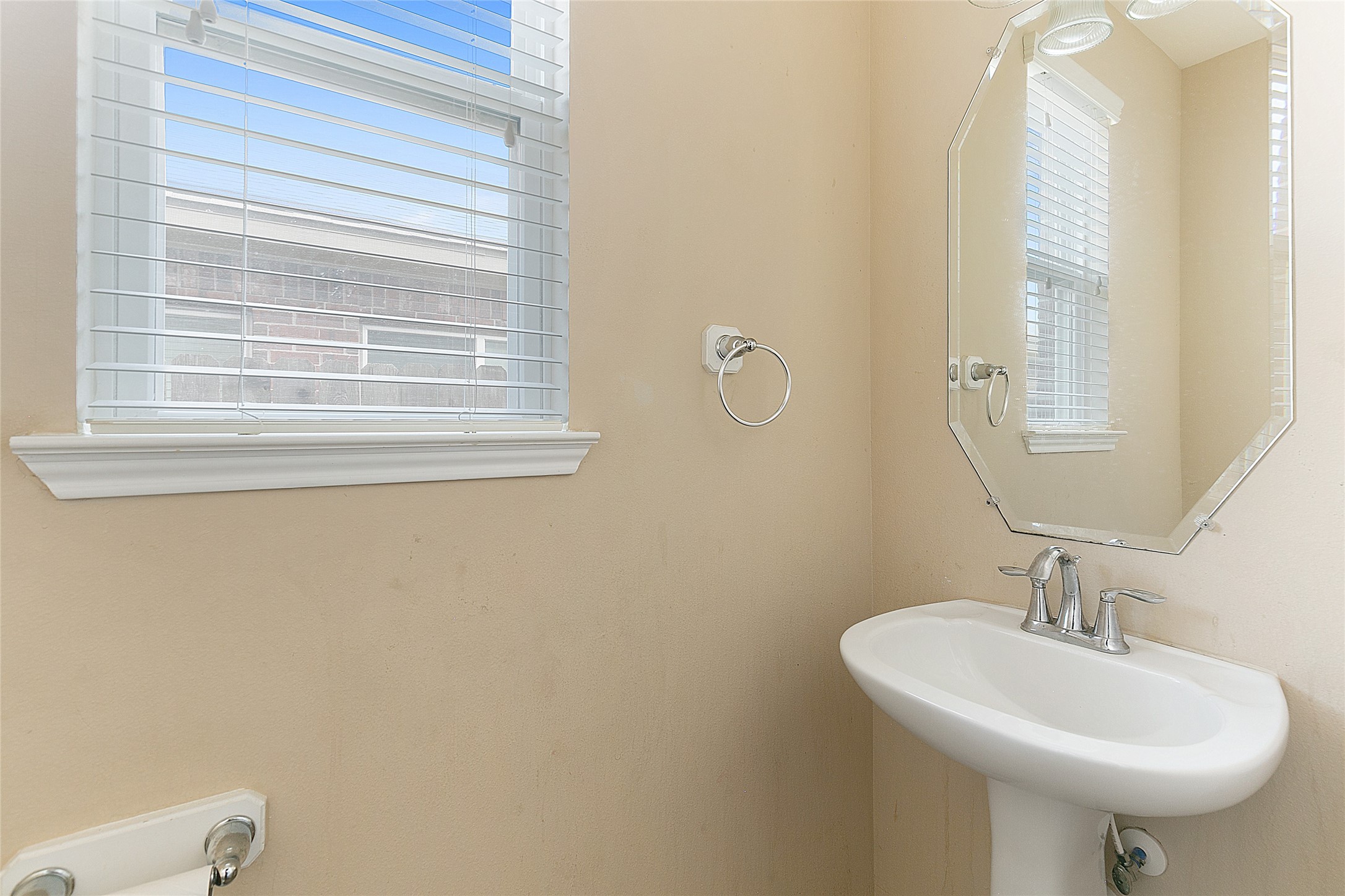 20323 Mathis Landing Drive Property Photo 10