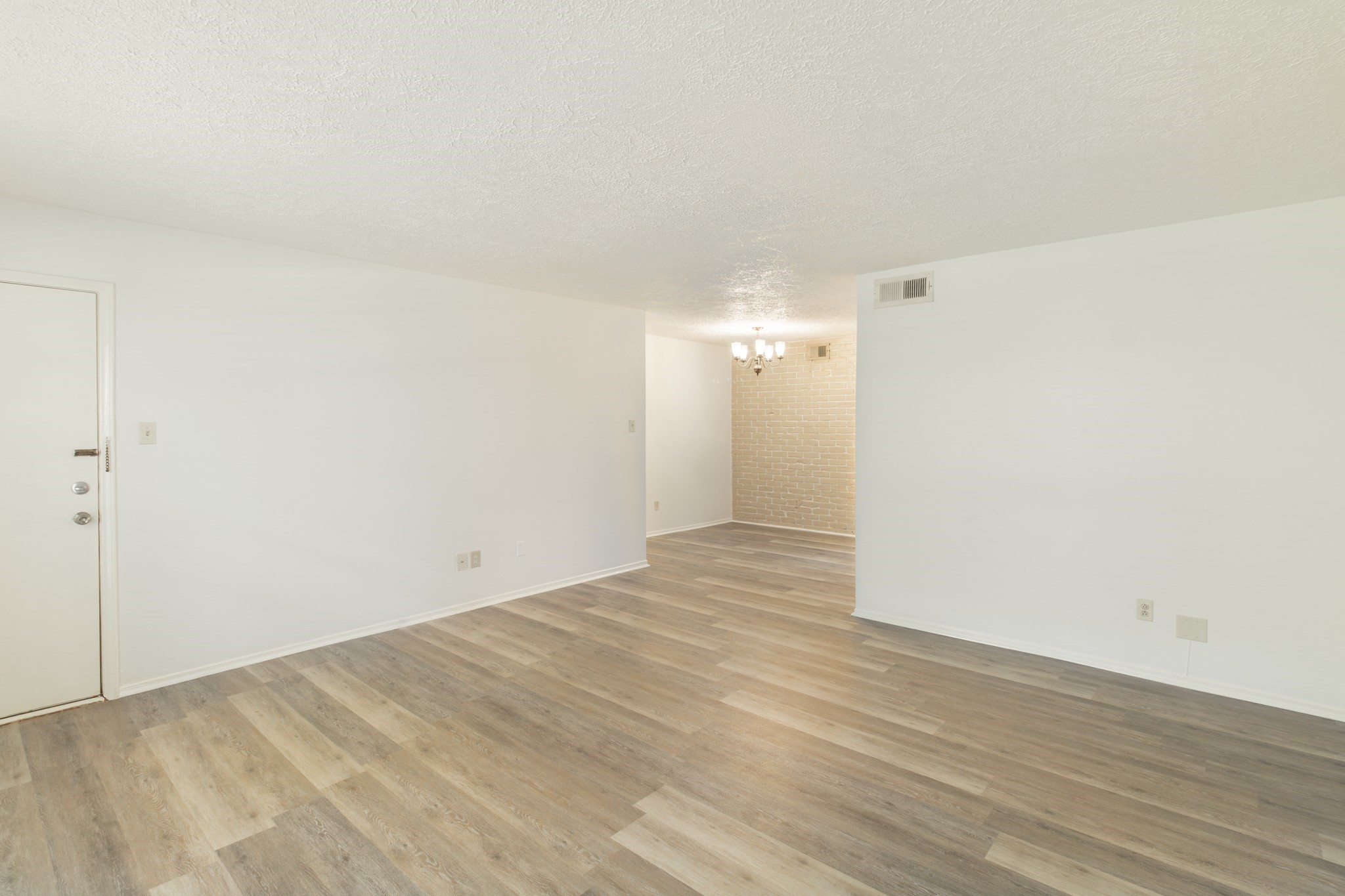 429 N Post Oak Lane 429 Property Photo 6