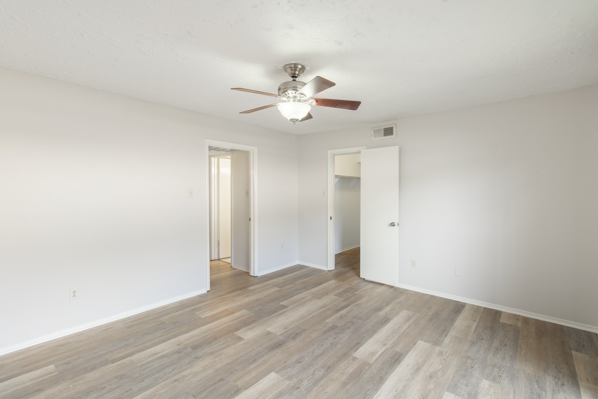 429 N Post Oak Lane 429 Property Photo 10
