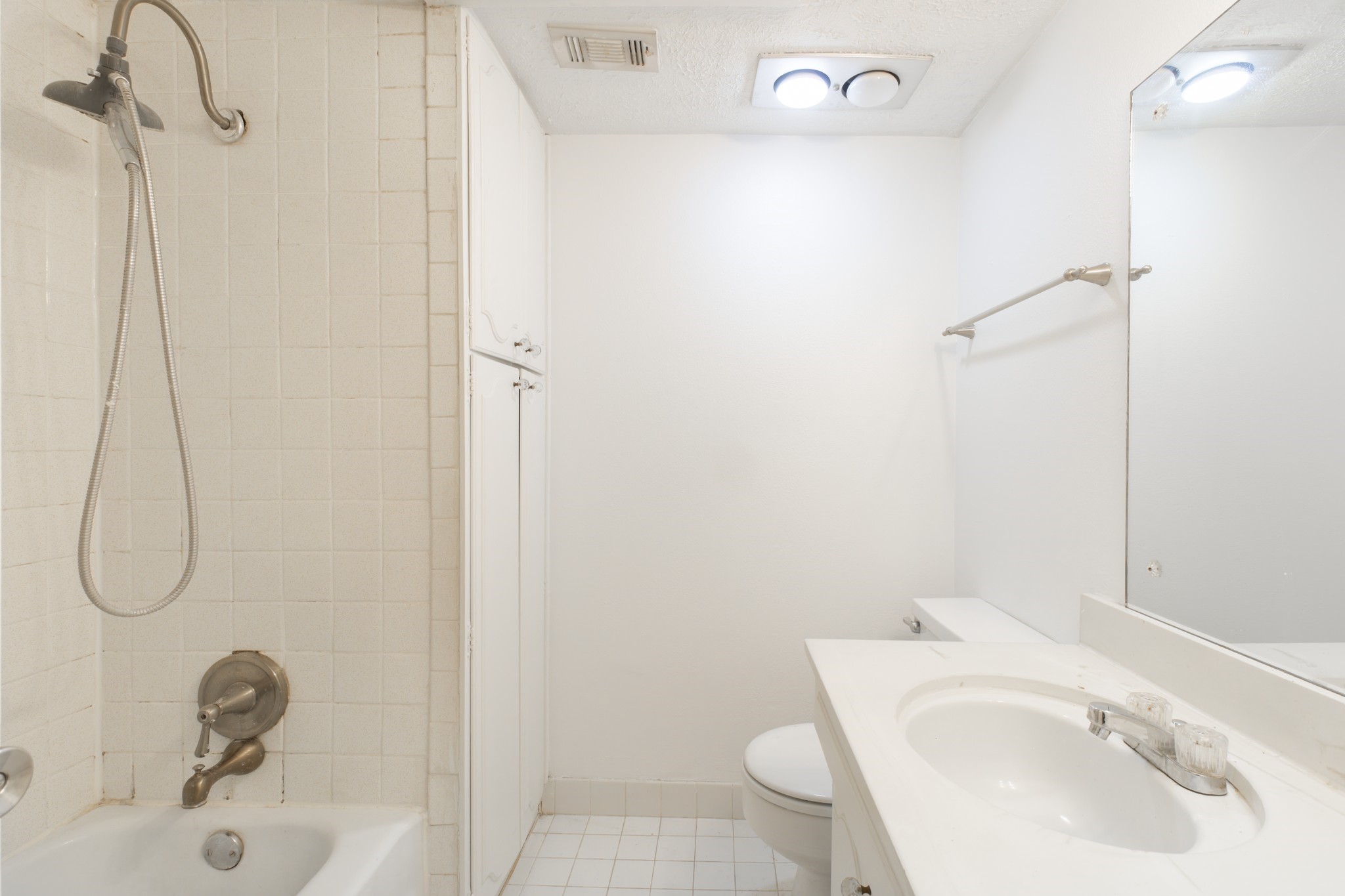 429 N Post Oak Lane 429 Property Photo 12