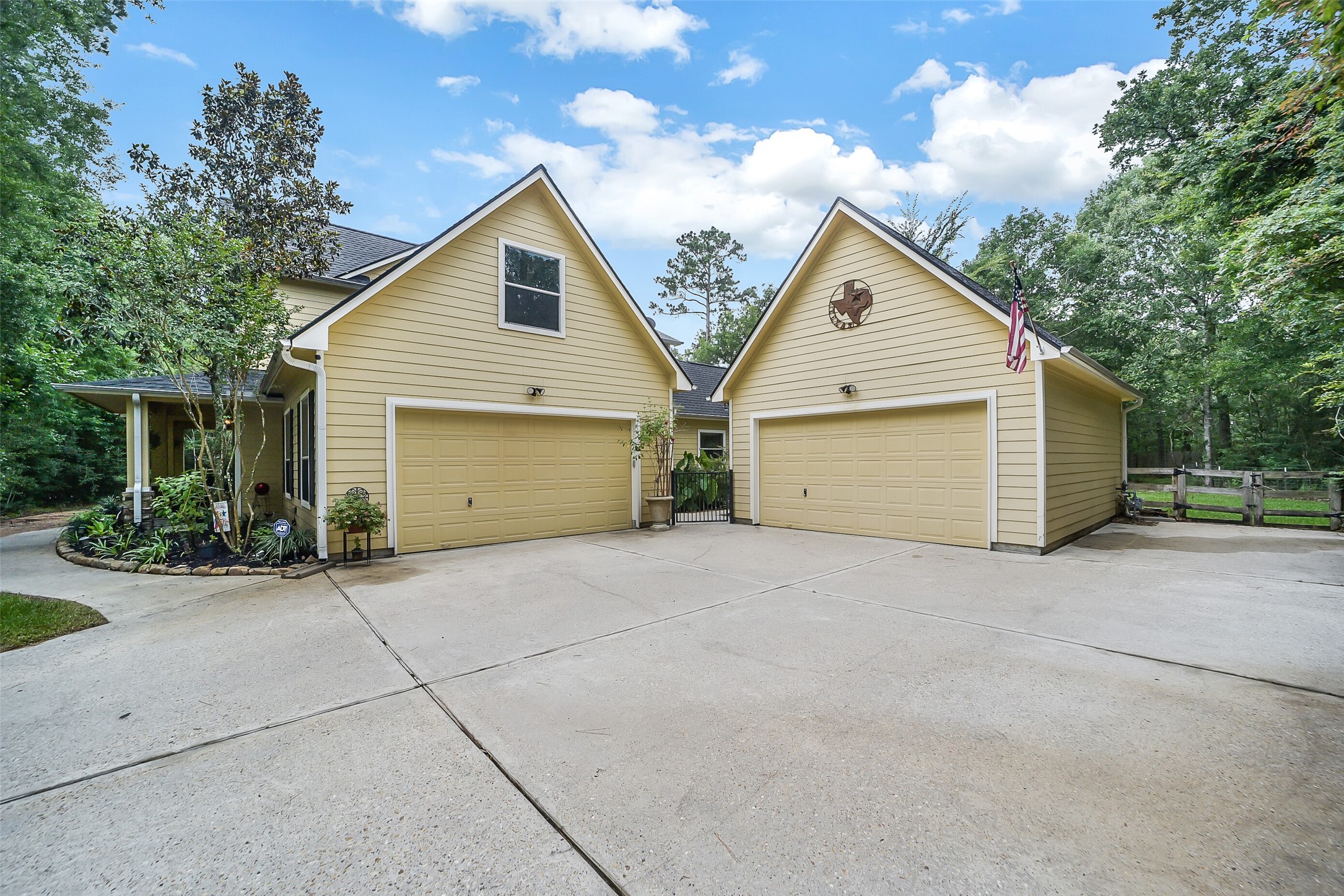 11964 White Oak Run Property Photo 5