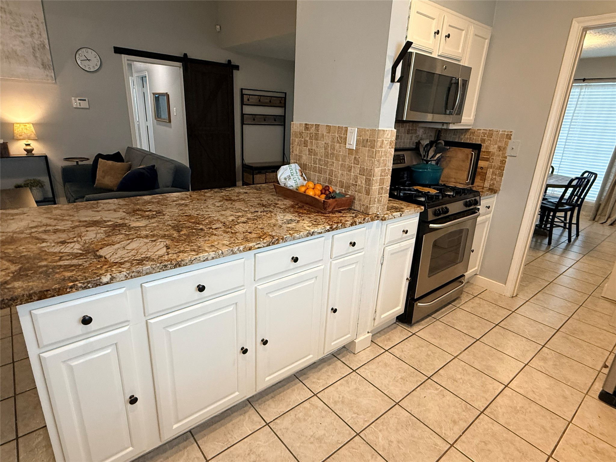 22511 Rangeview Drive Property Photo 7