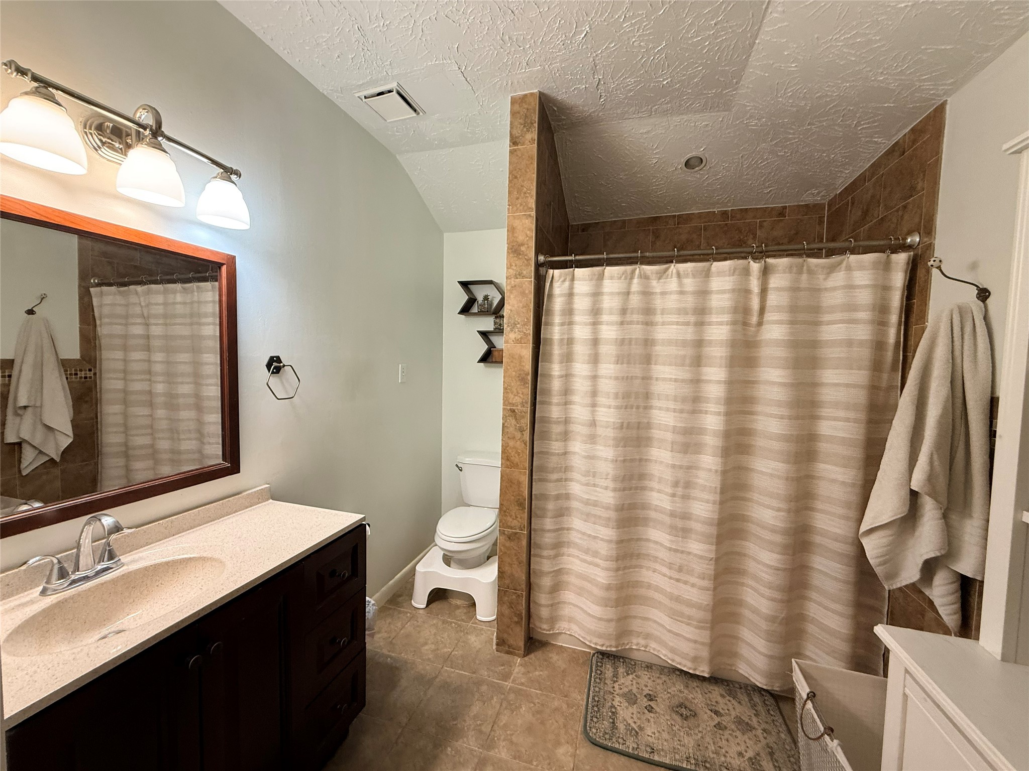 22511 Rangeview Drive Property Photo 15
