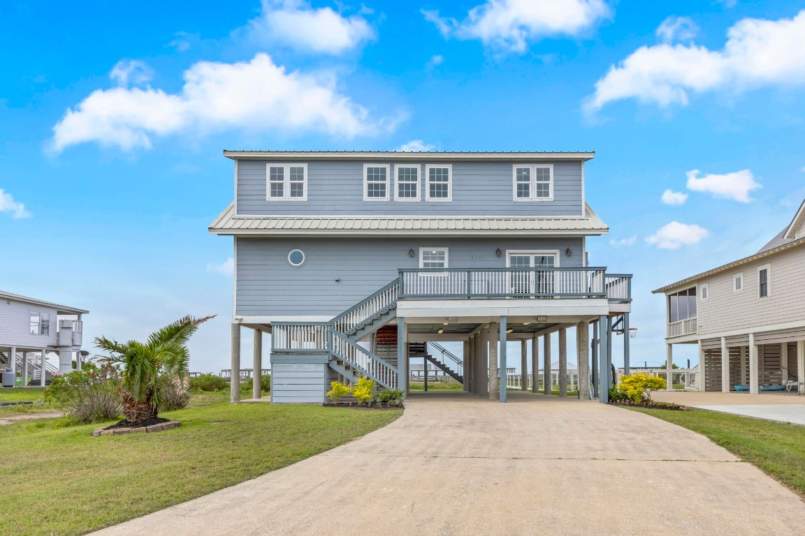 3785 Lake Breeze Road Property Photo 1