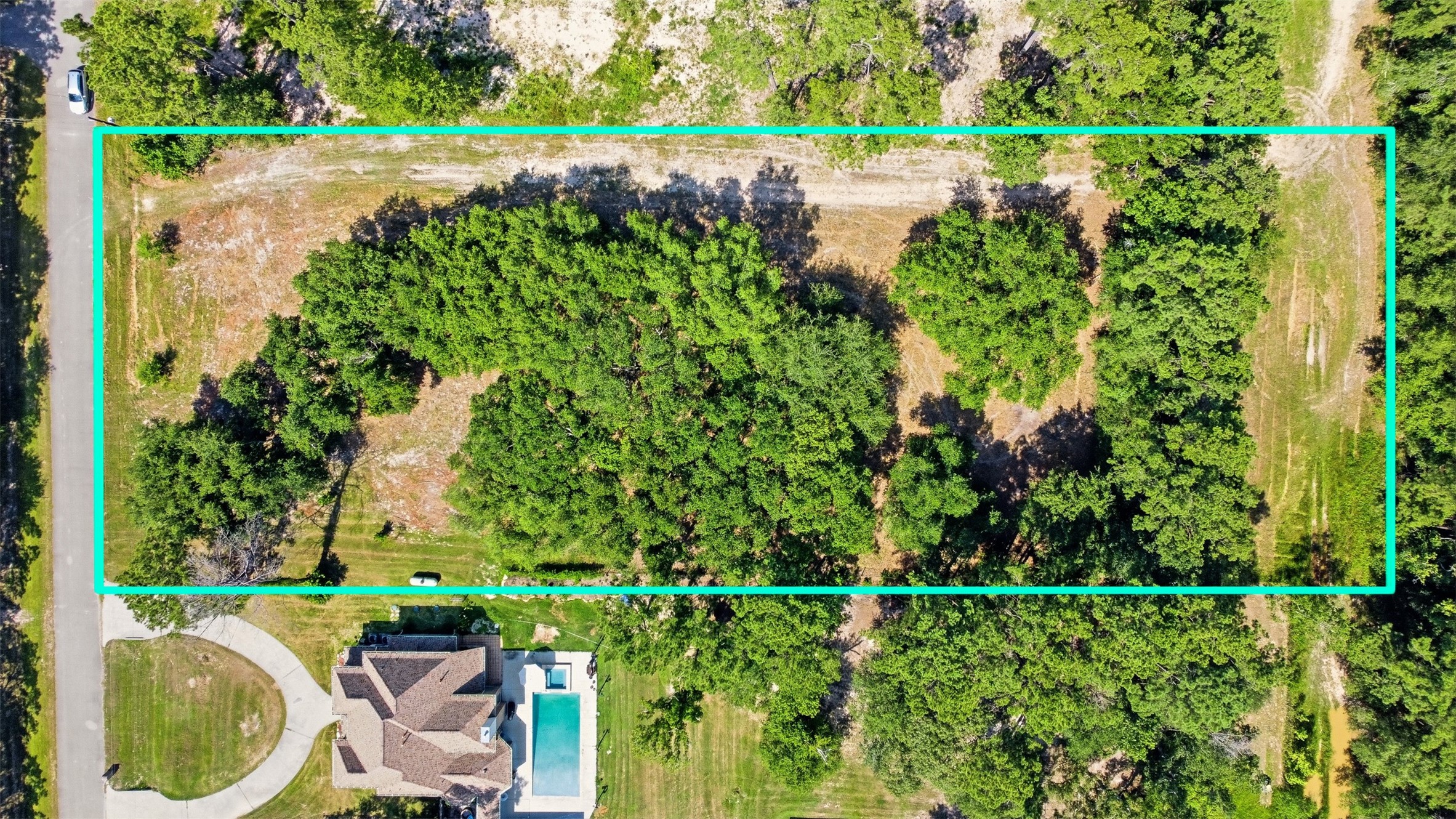 18126 Quail Run Cir Property Photo 3