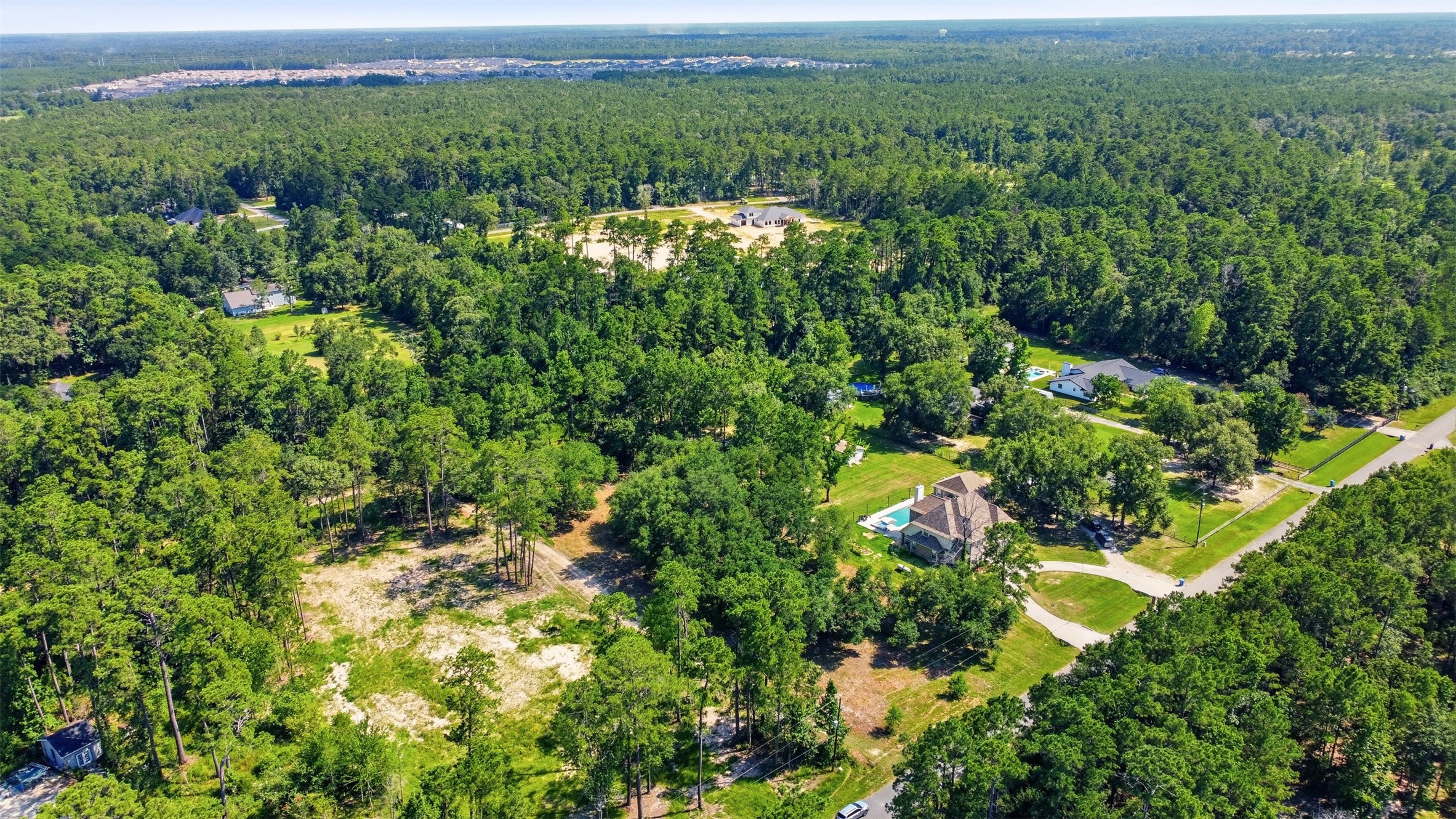 18126 Quail Run Cir Property Photo 4
