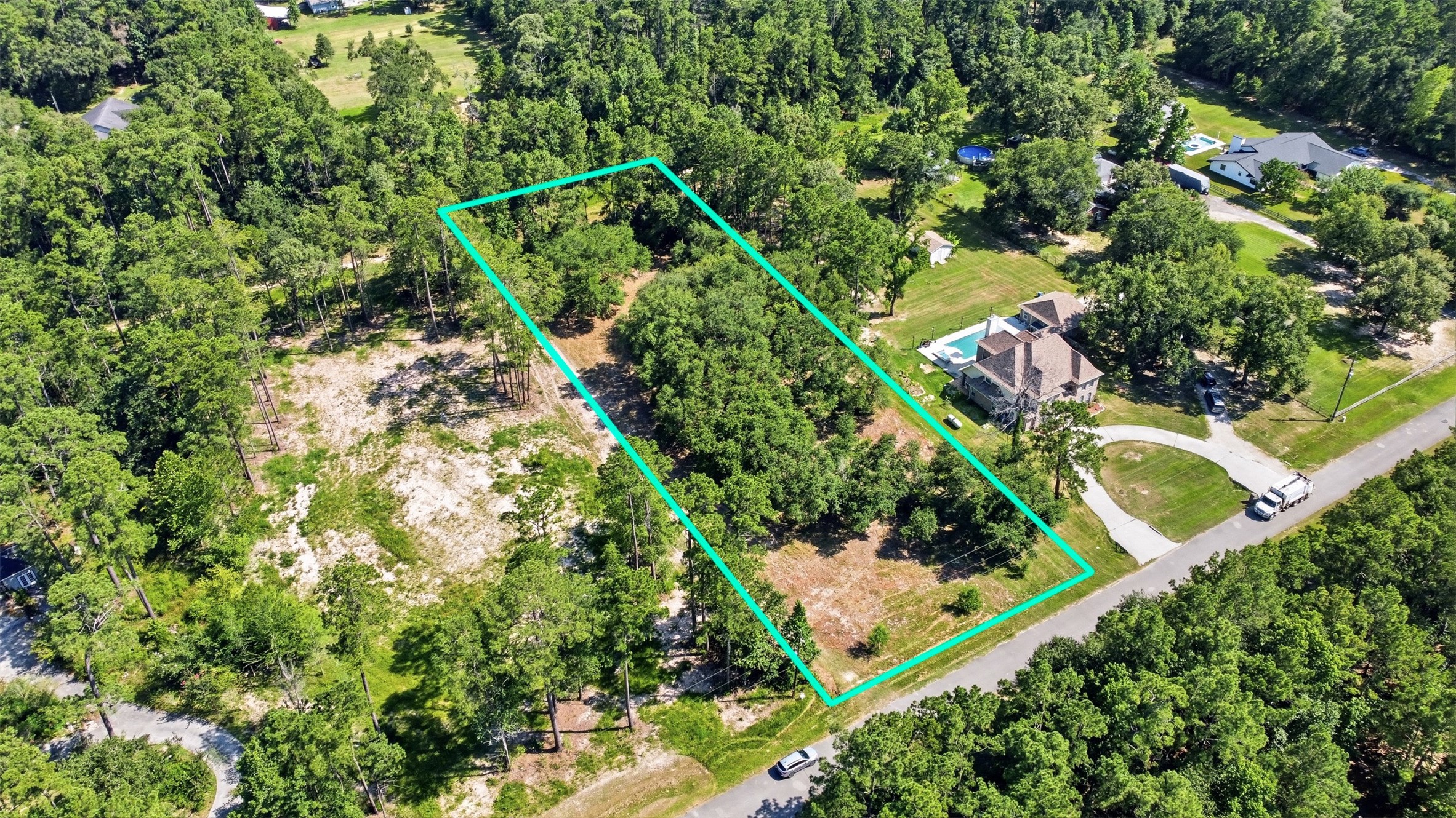 18126 Quail Run Cir Property Photo 9