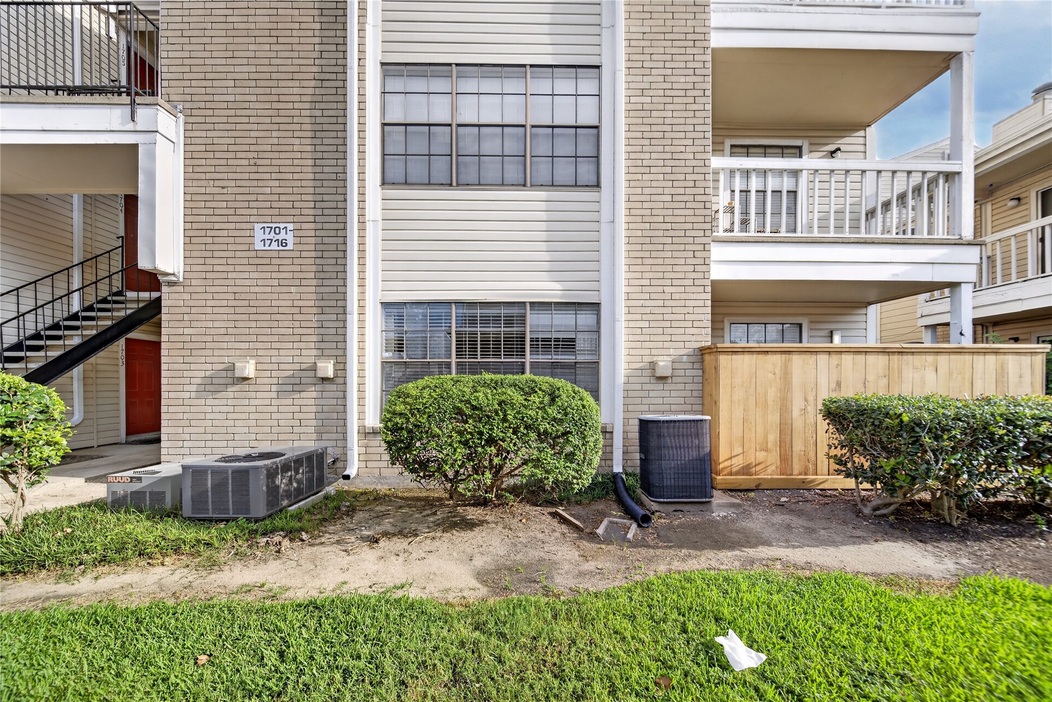 2750 Holly Hall Street 1706 Property Photo 3