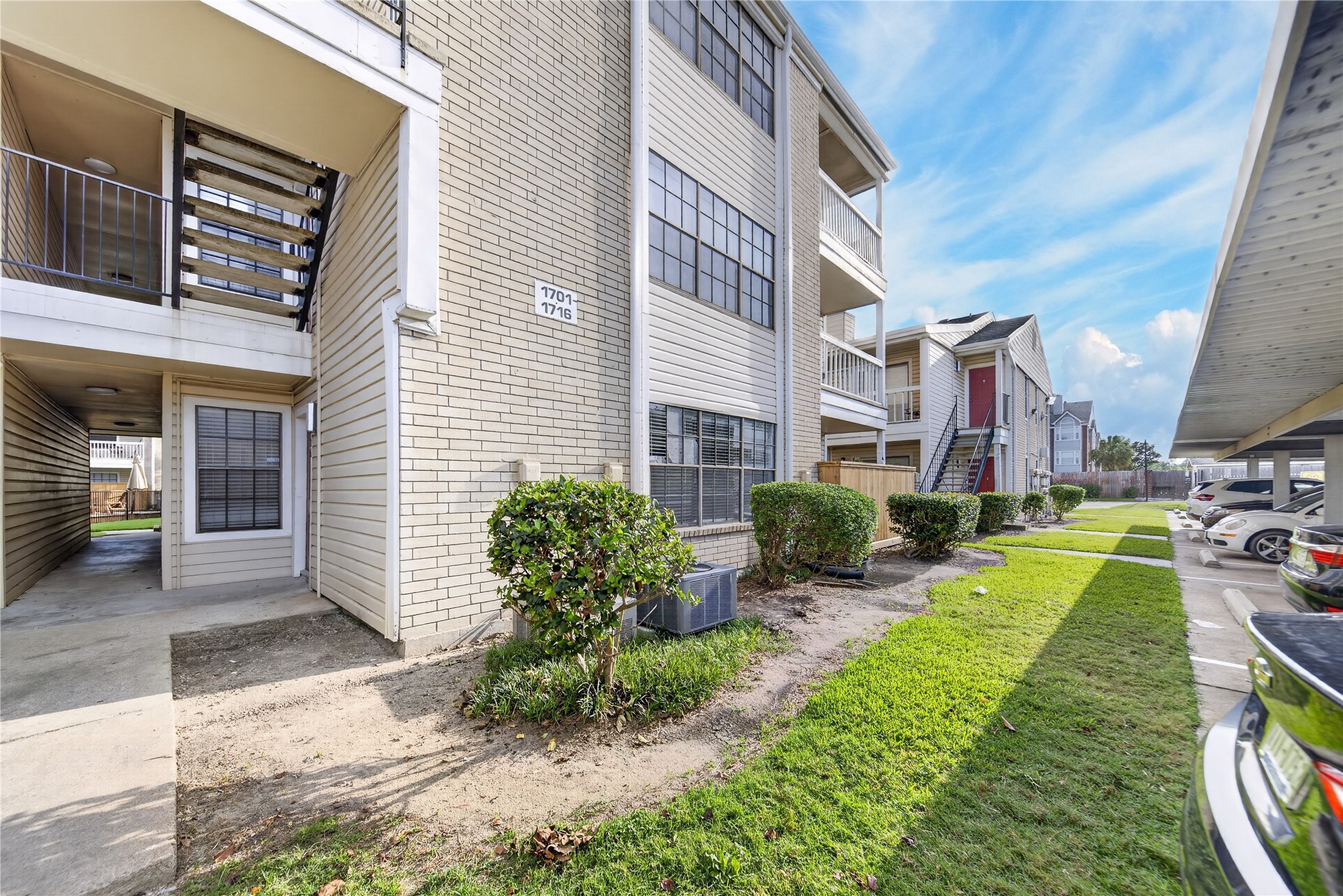 2750 Holly Hall Street 1706 Property Photo 5