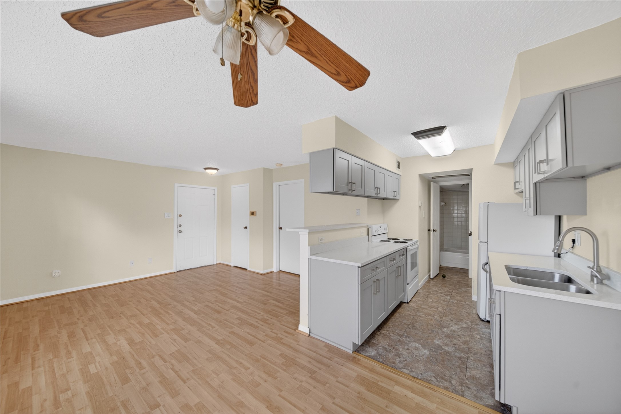 2750 Holly Hall Street 1706 Property Photo 9