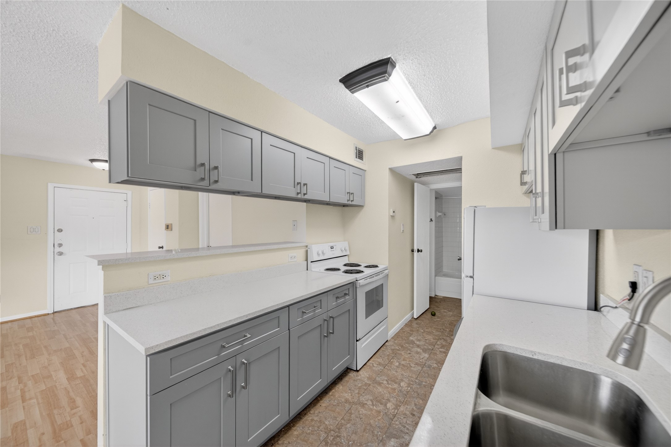 2750 Holly Hall Street 1706 Property Photo 12