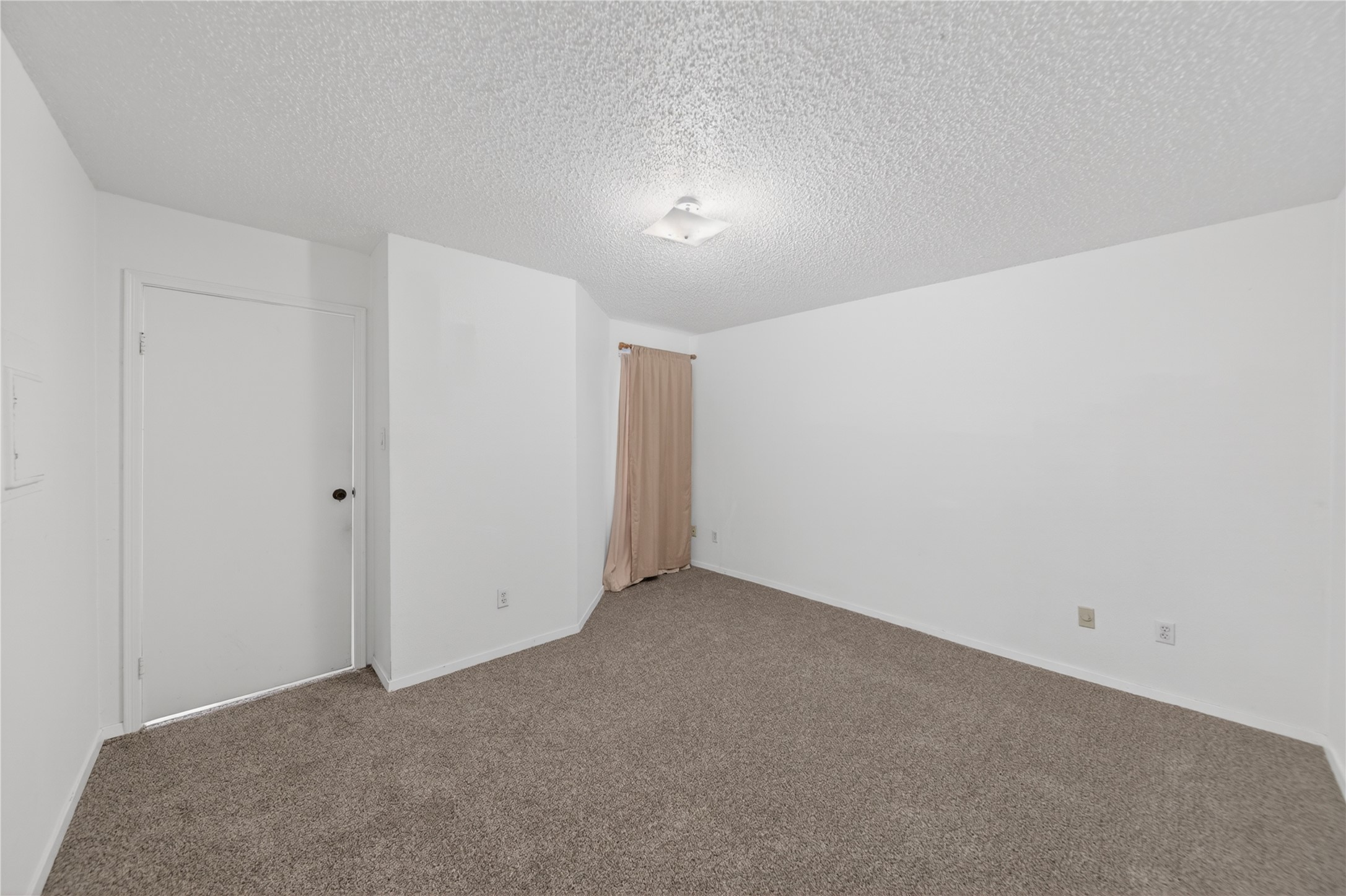 2750 Holly Hall Street 1706 Property Photo 16