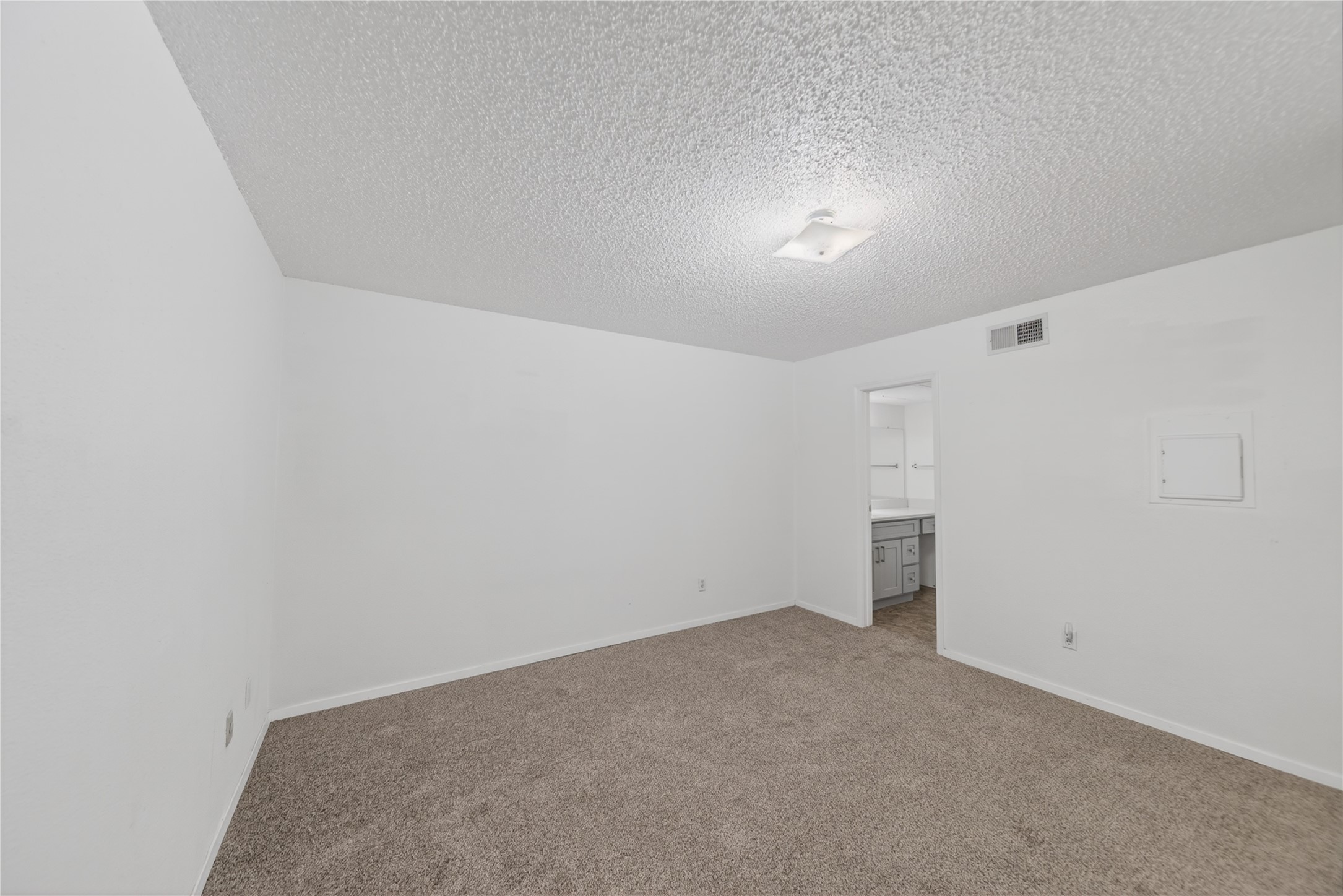 2750 Holly Hall Street 1706 Property Photo 17