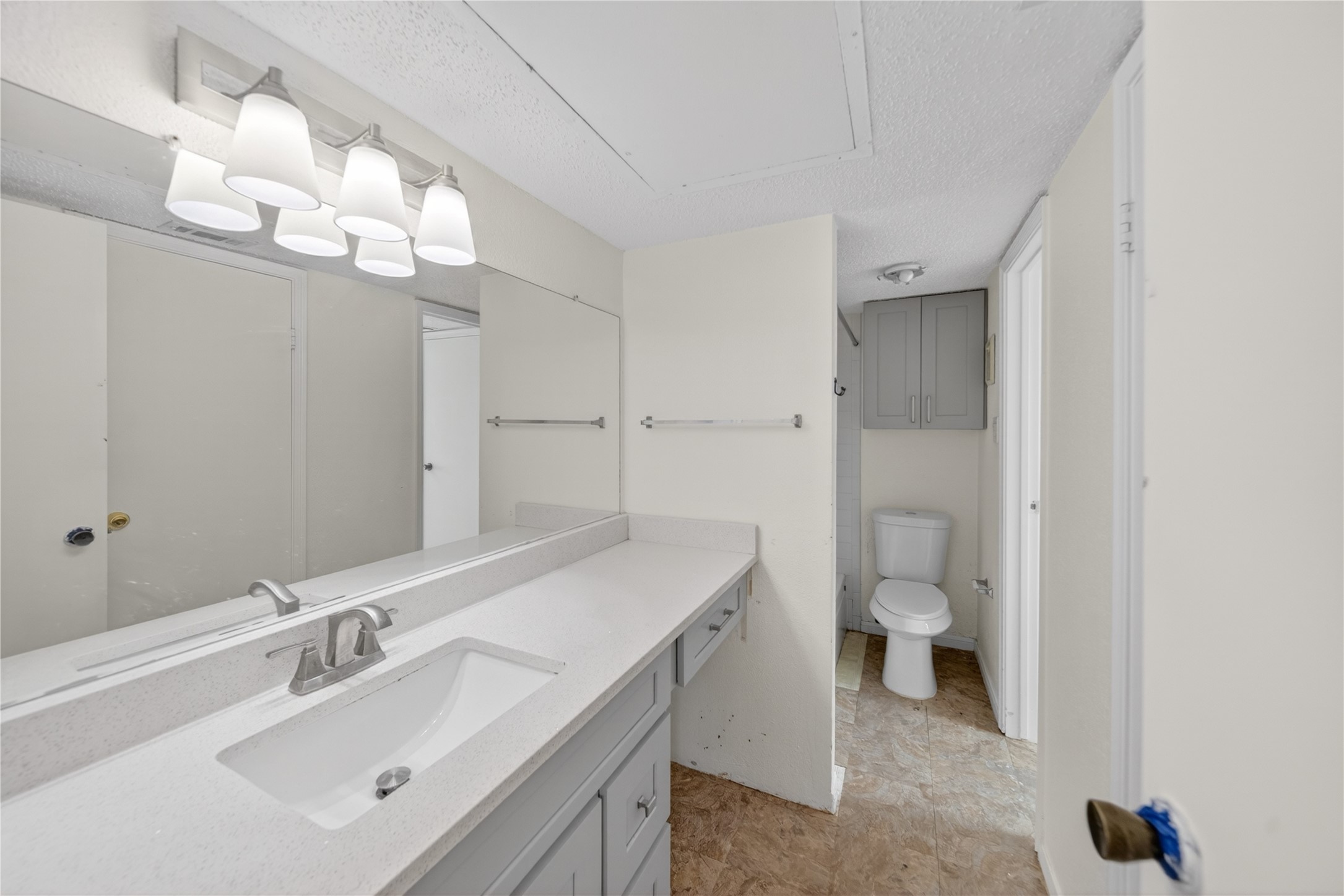 2750 Holly Hall Street 1706 Property Photo 18