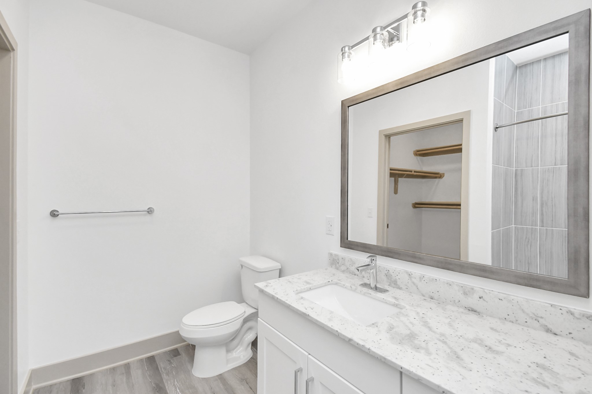 2020 Grandway Drive 11312 Property Photo 12