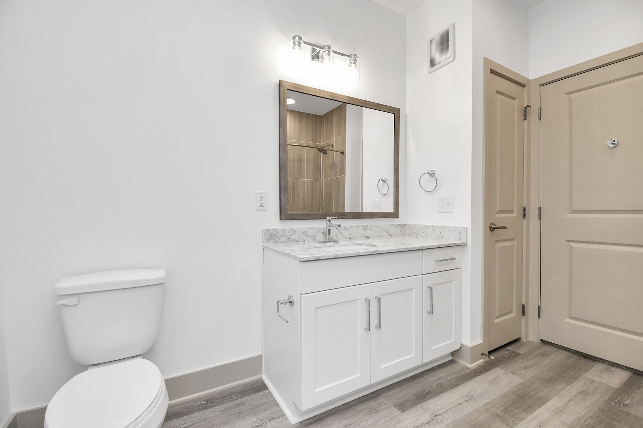 2020 Grandway Drive 11312 Property Photo 16