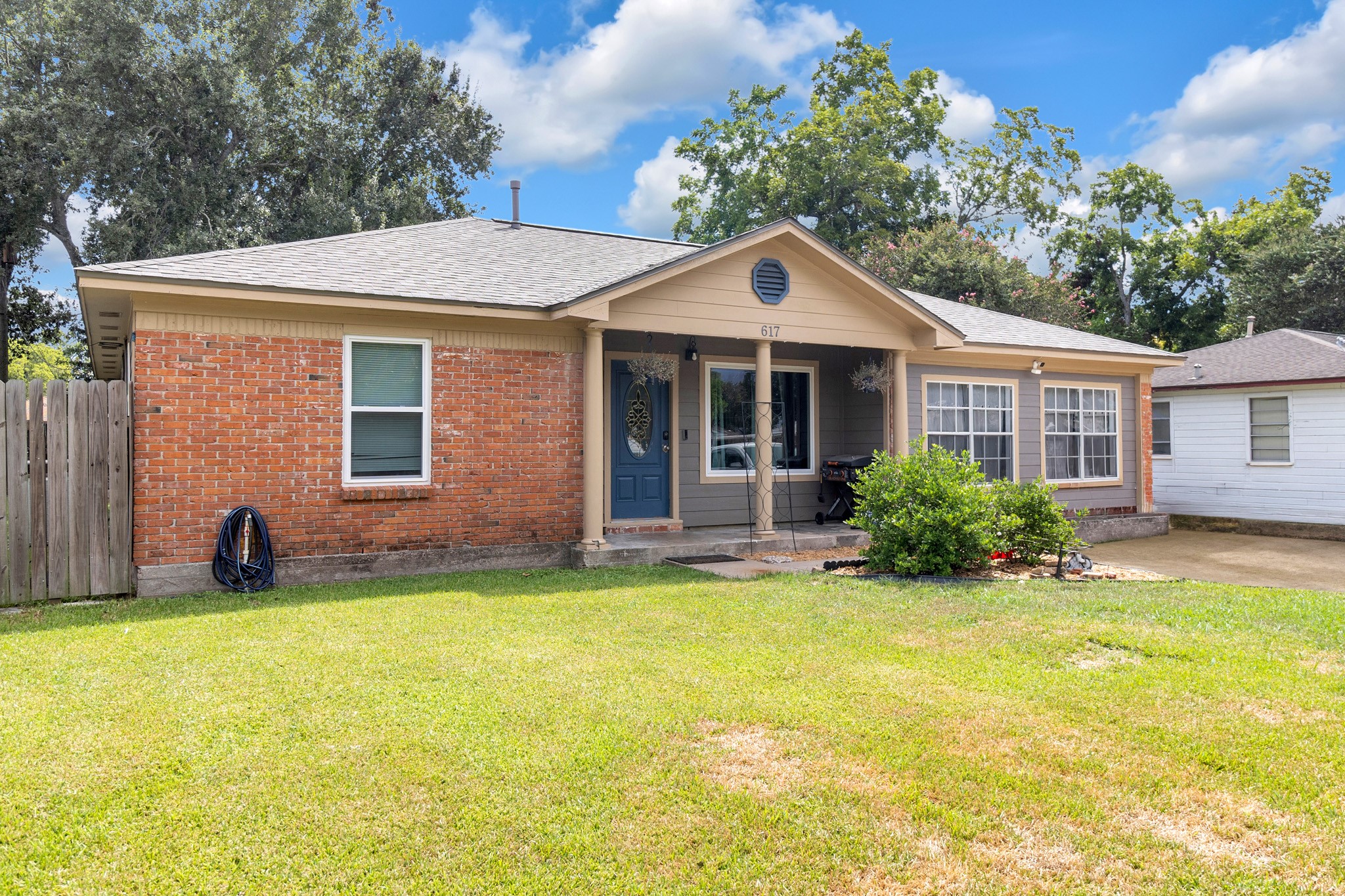 617 Catalpa Street Property Photo 1