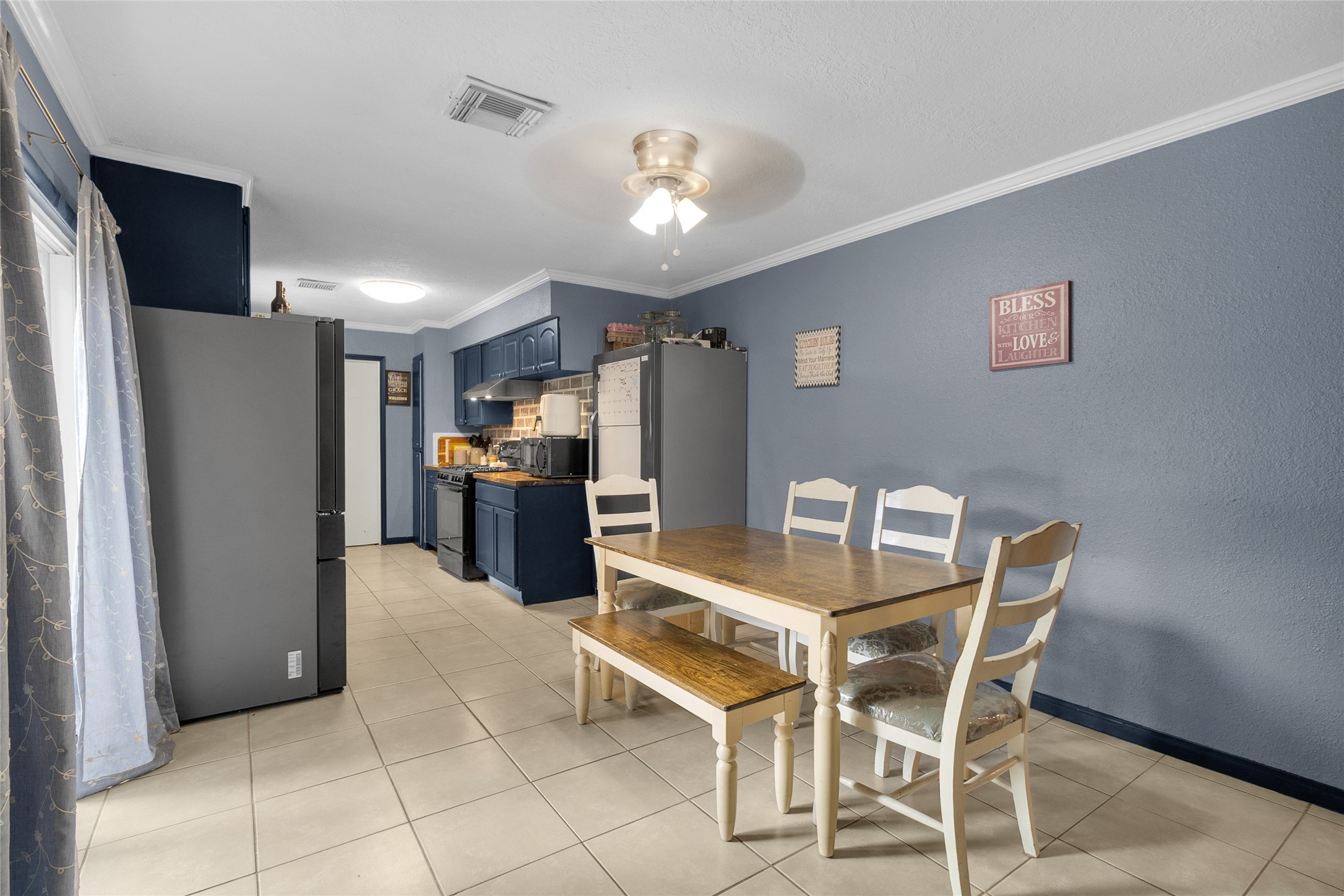 617 Catalpa Street Property Photo 6