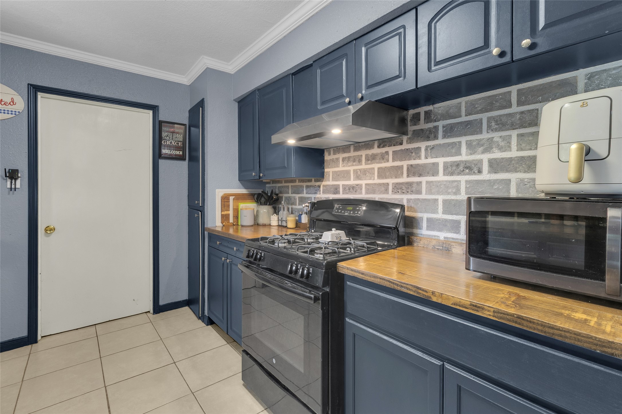 617 Catalpa Street Property Photo 9