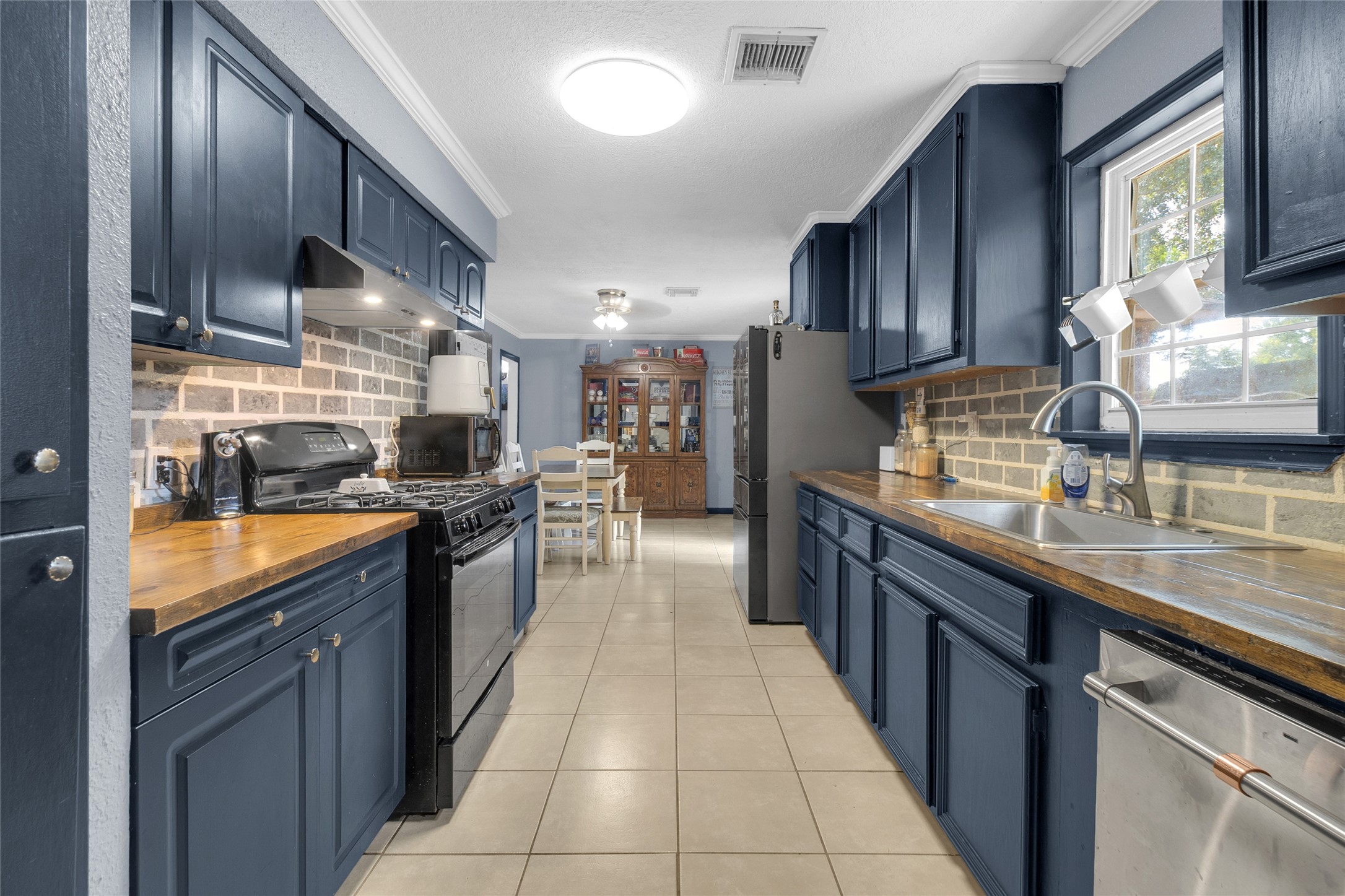 617 Catalpa Street Property Photo 11