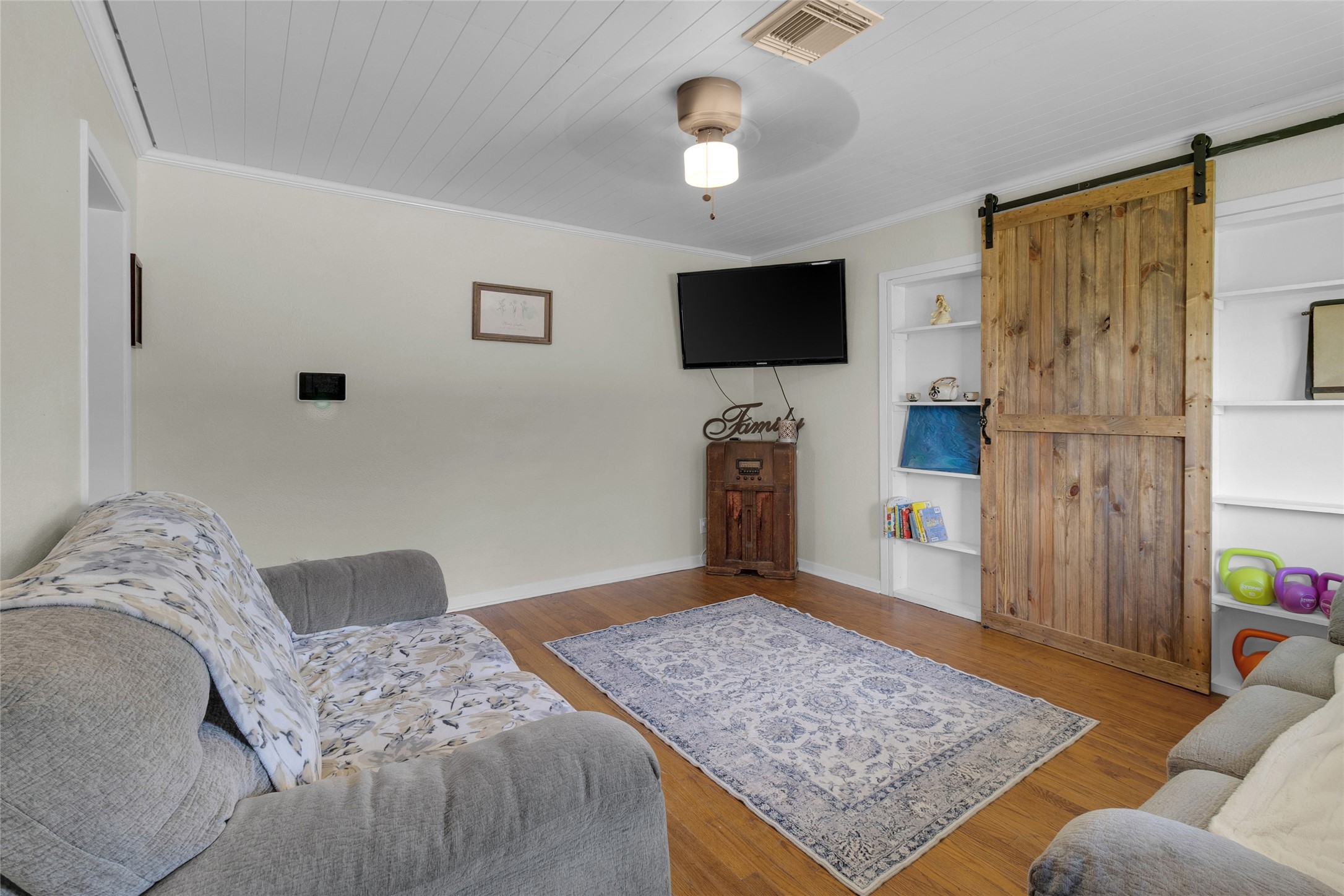 617 Catalpa Street Property Photo 18