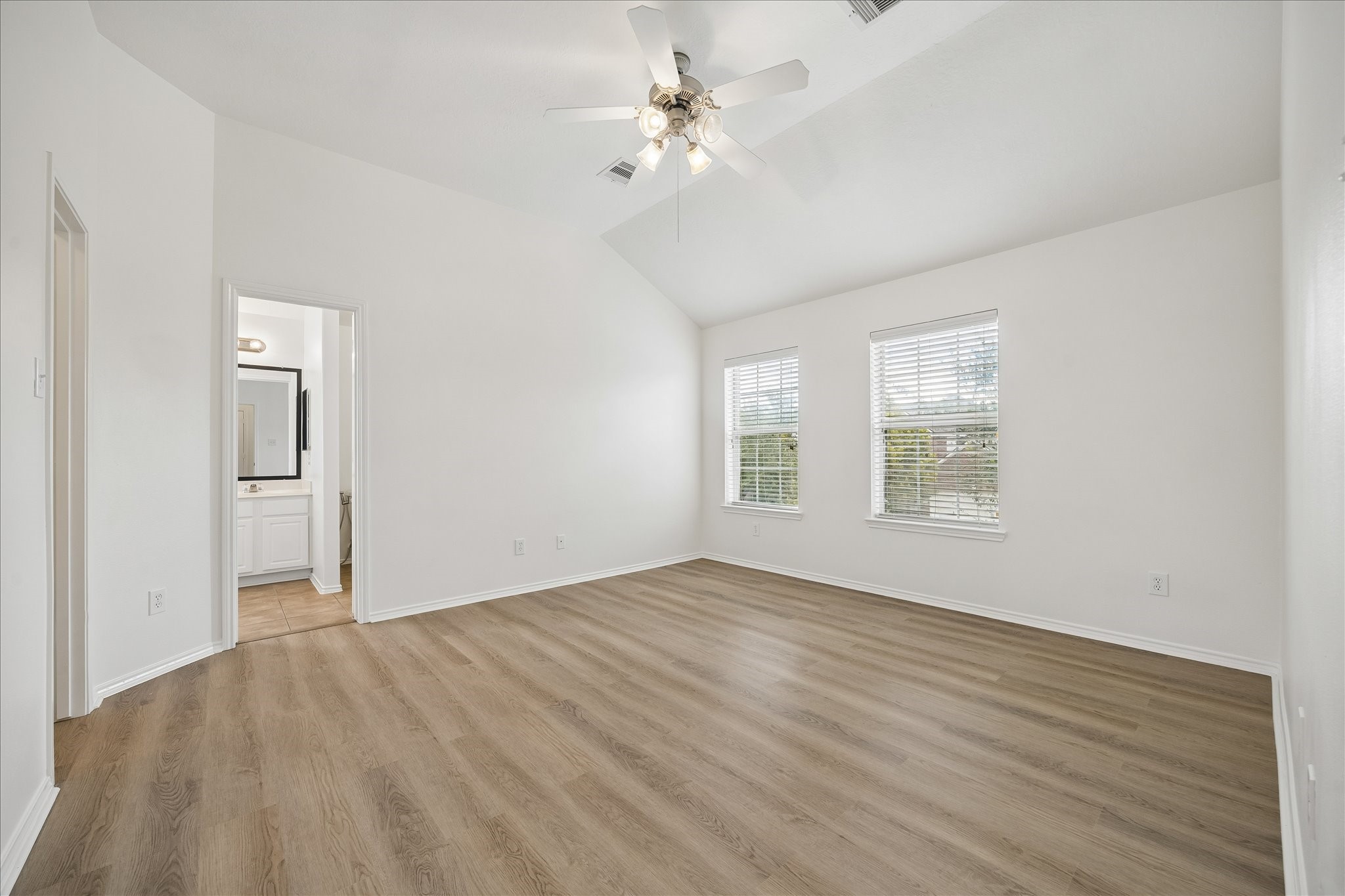 24519 Colonial Maple Drive Property Photo 4