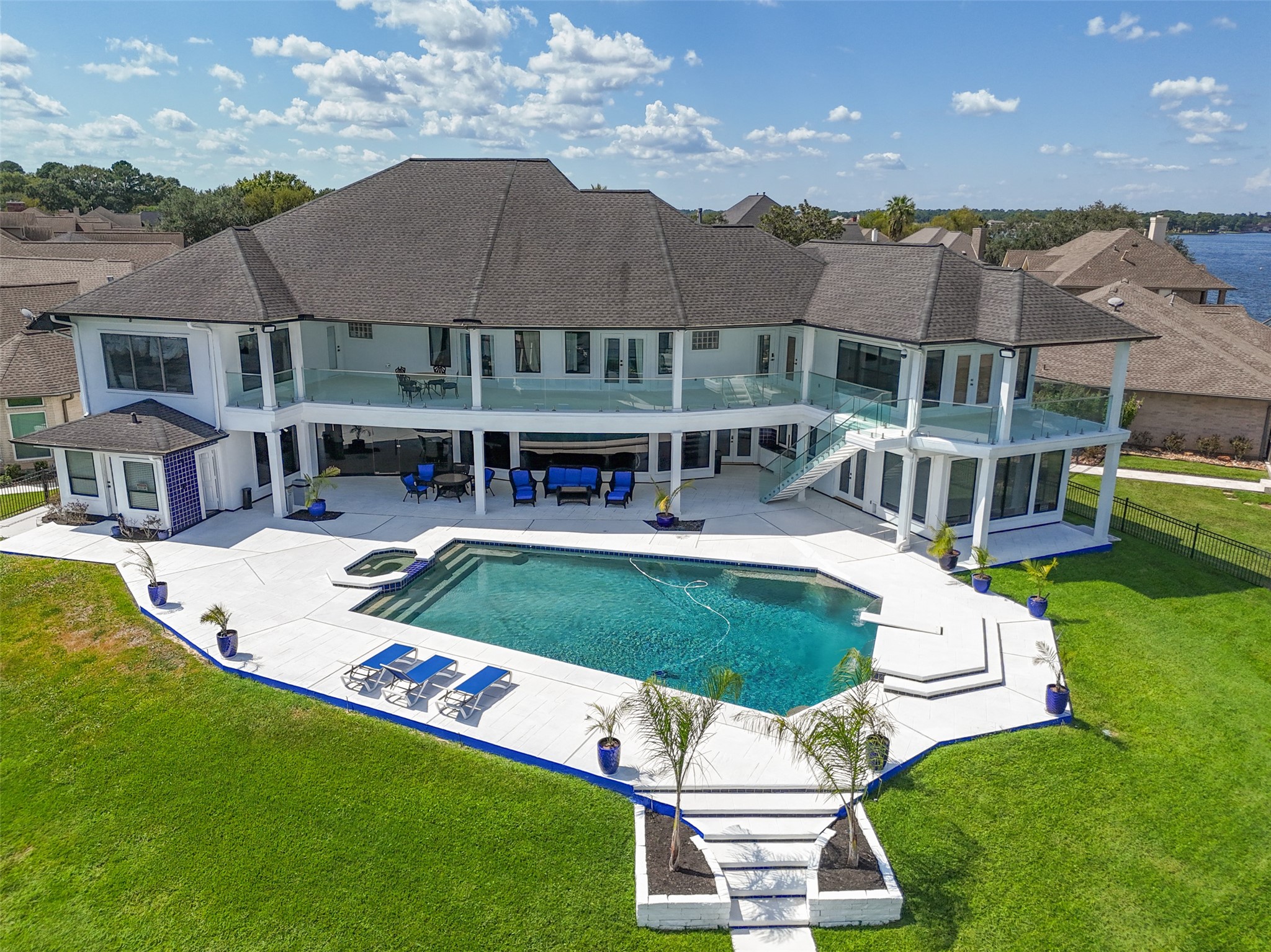 2500 Sand Shore Drive Property Photo 6