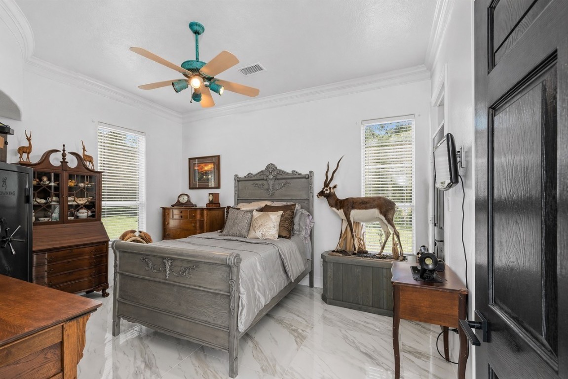2500 Sand Shore Drive Property Photo 28