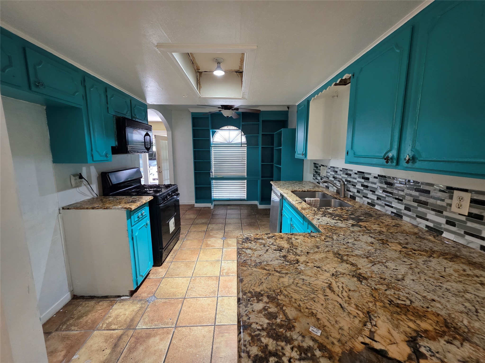 12123 Steeple Lane Property Photo 3