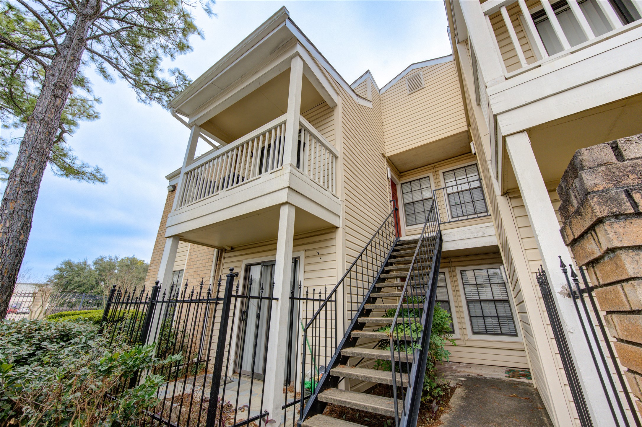 2750 Holly Hall Street 616 Property Photo 1