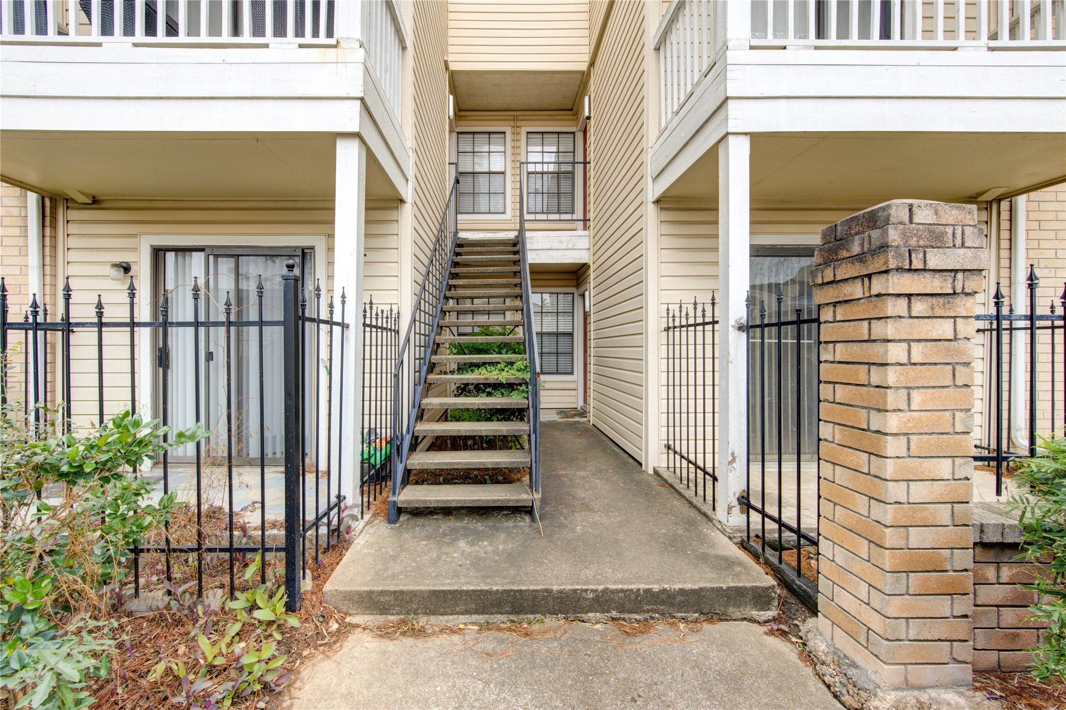 2750 Holly Hall Street 616 Property Photo 2