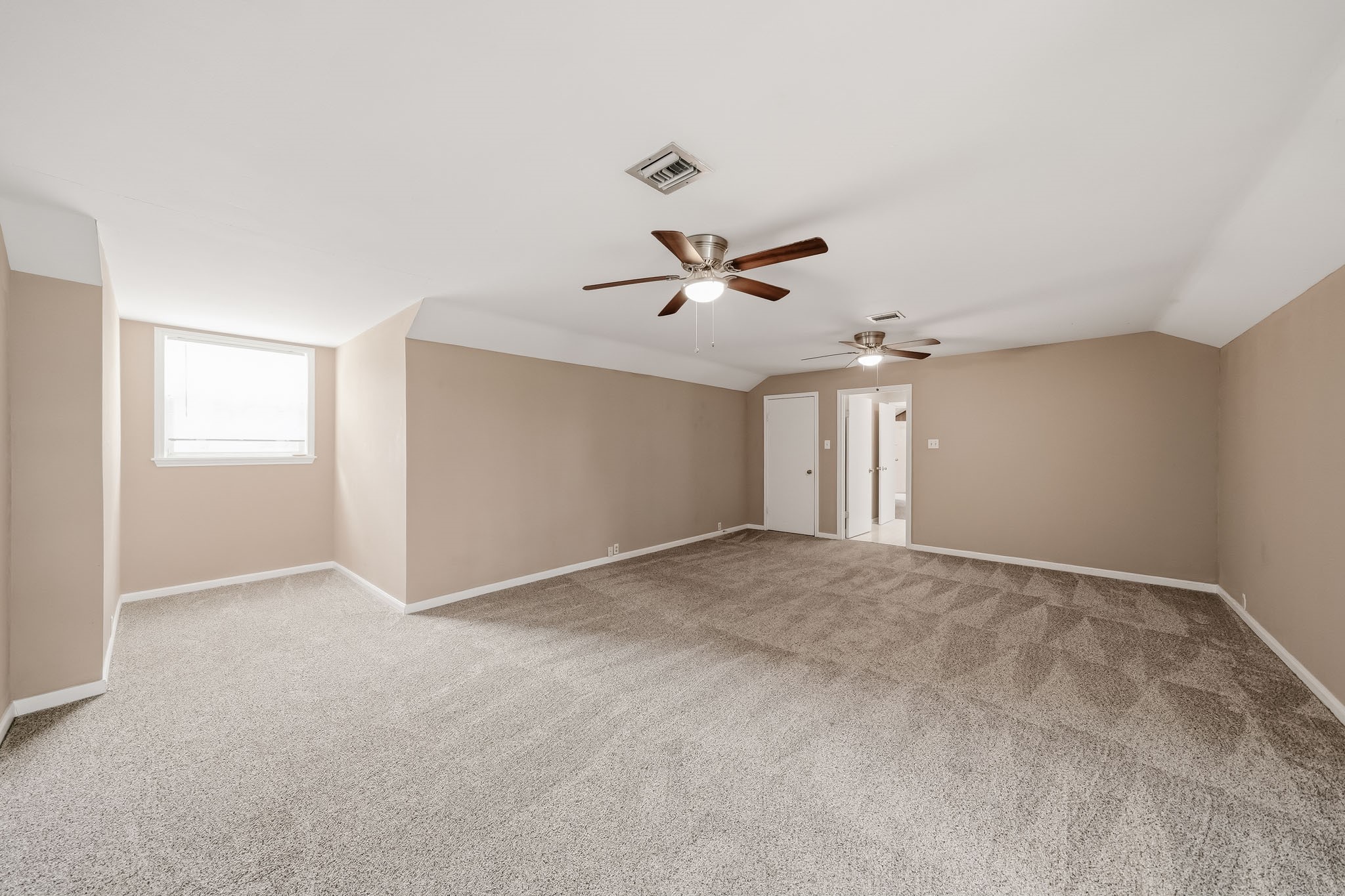 9719 I 10 Frontage Road Property Photo 16