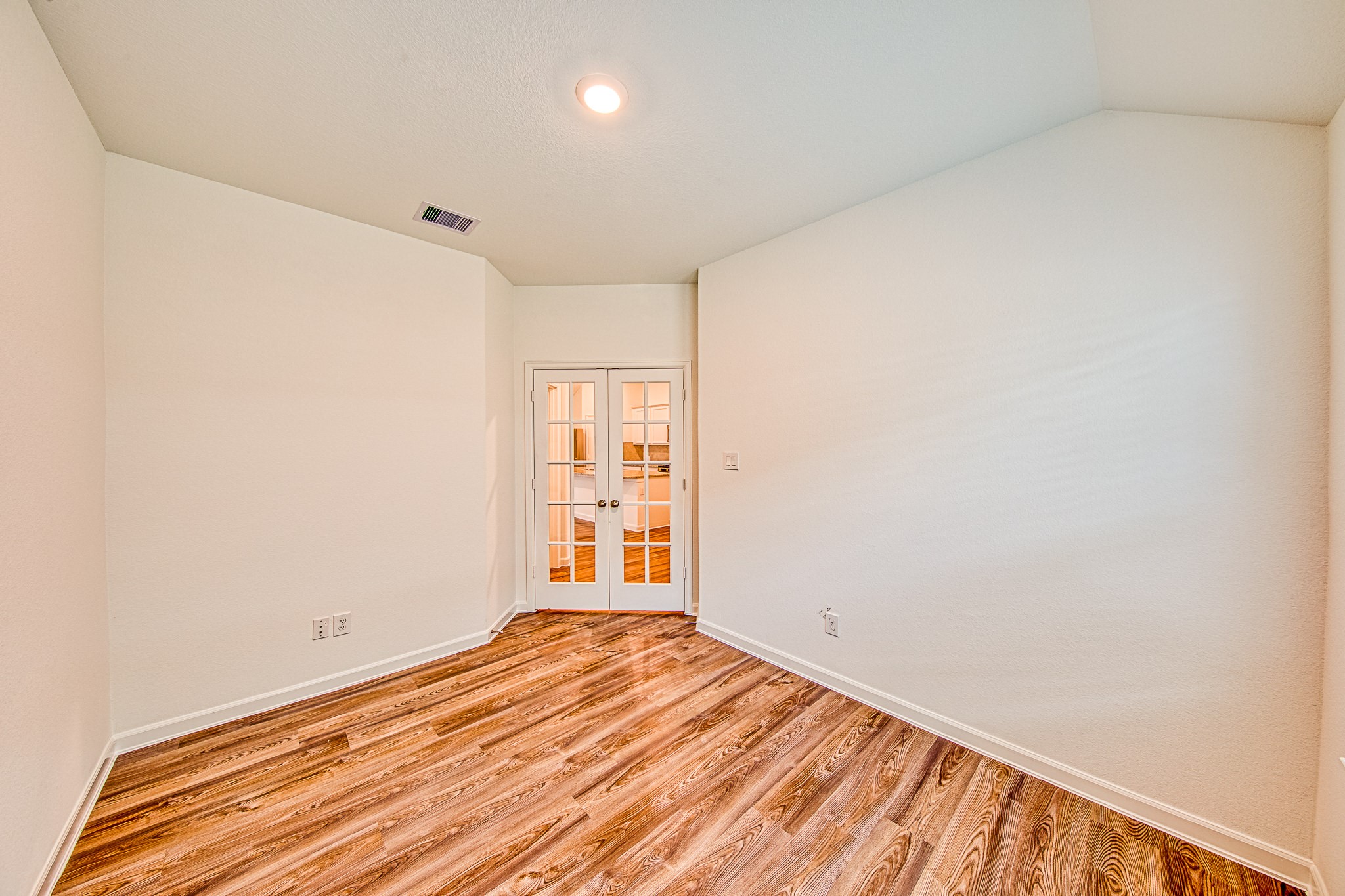 3031 Azalea Point Property Photo 18
