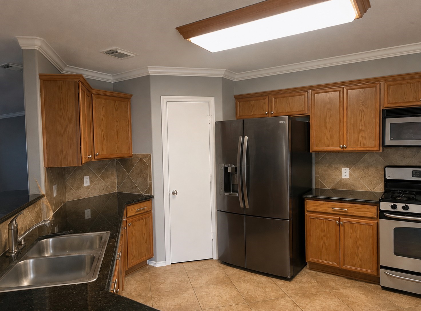 4223 Bluestem Street Property Photo 5