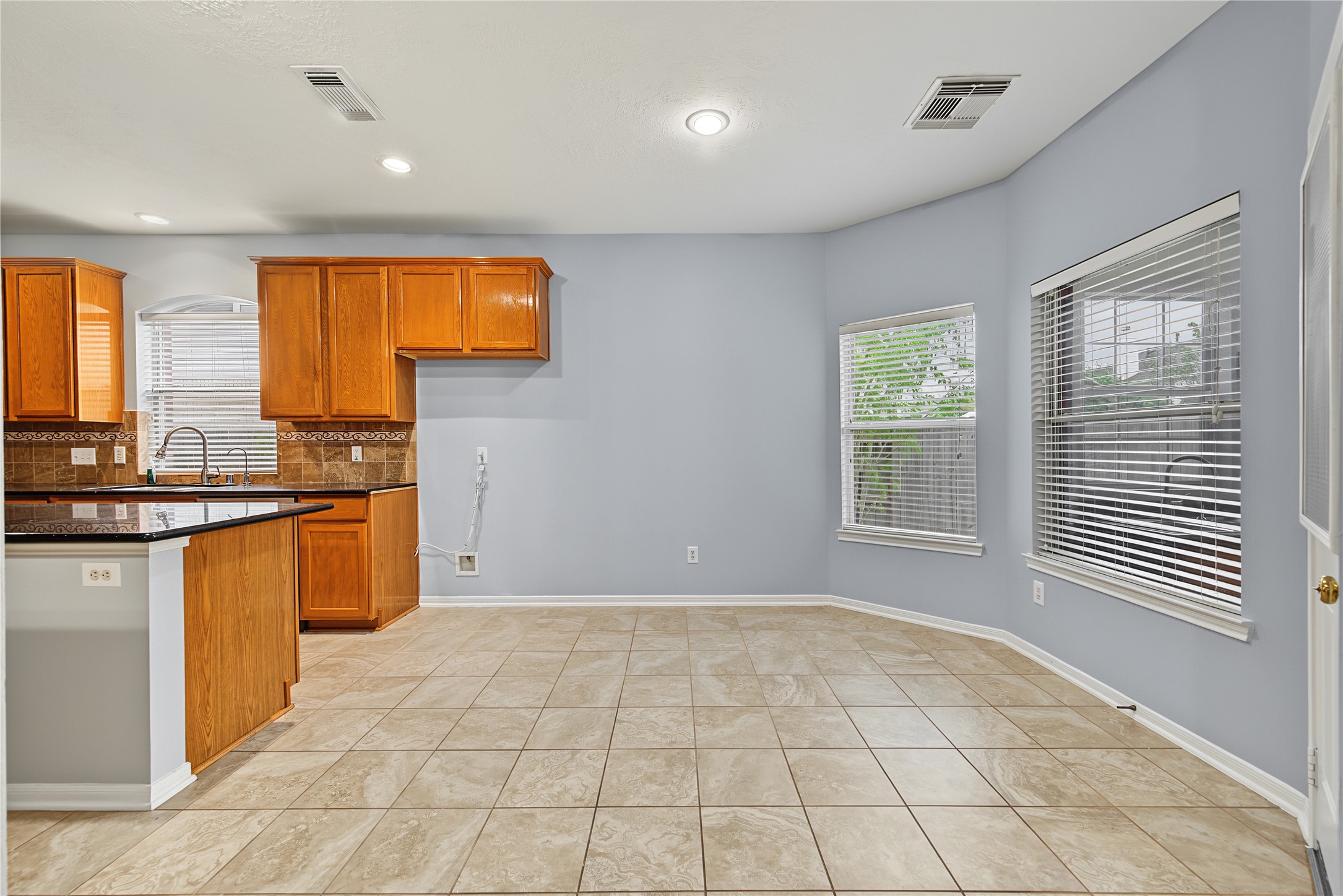 219 Nina Lane Lane W Property Photo 14