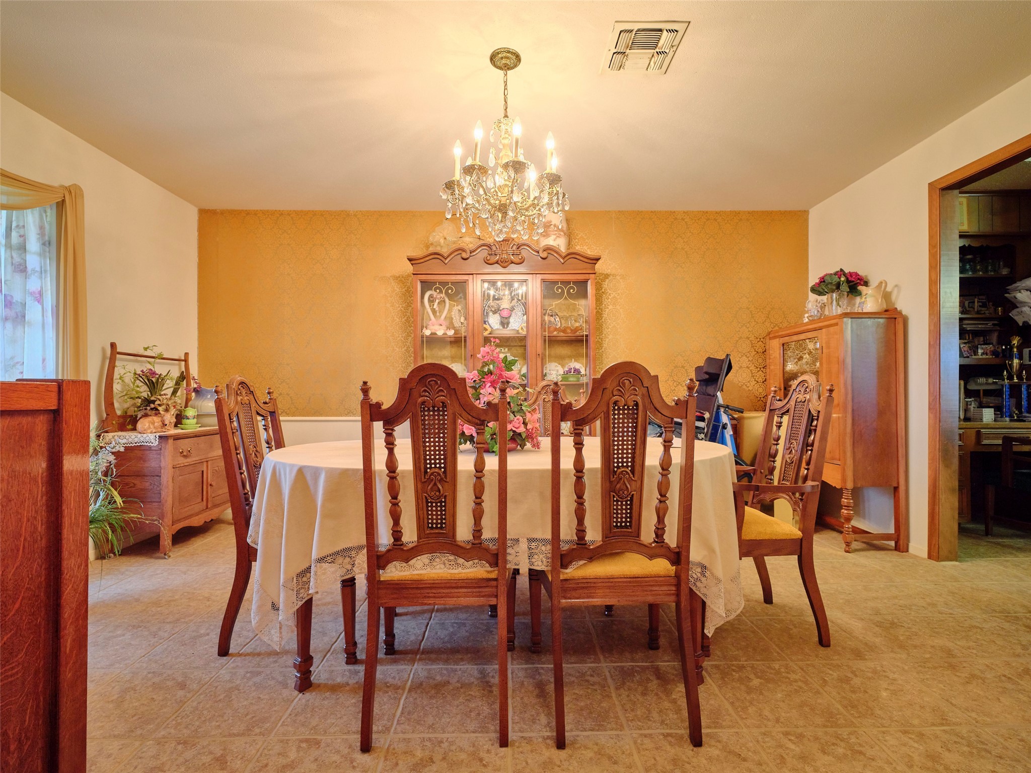 8310 Power Line Road Property Photo 11