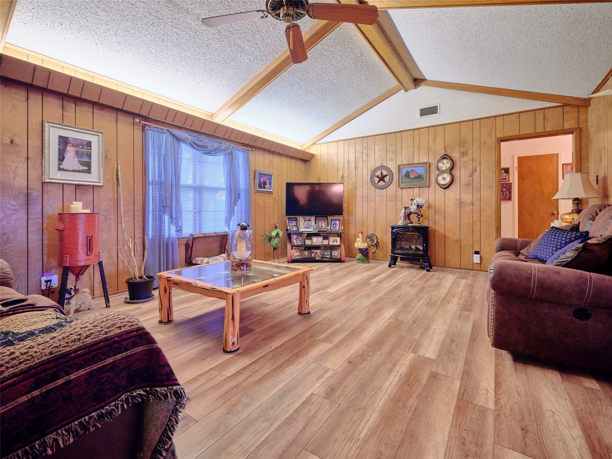 8310 Power Line Road Property Photo 14